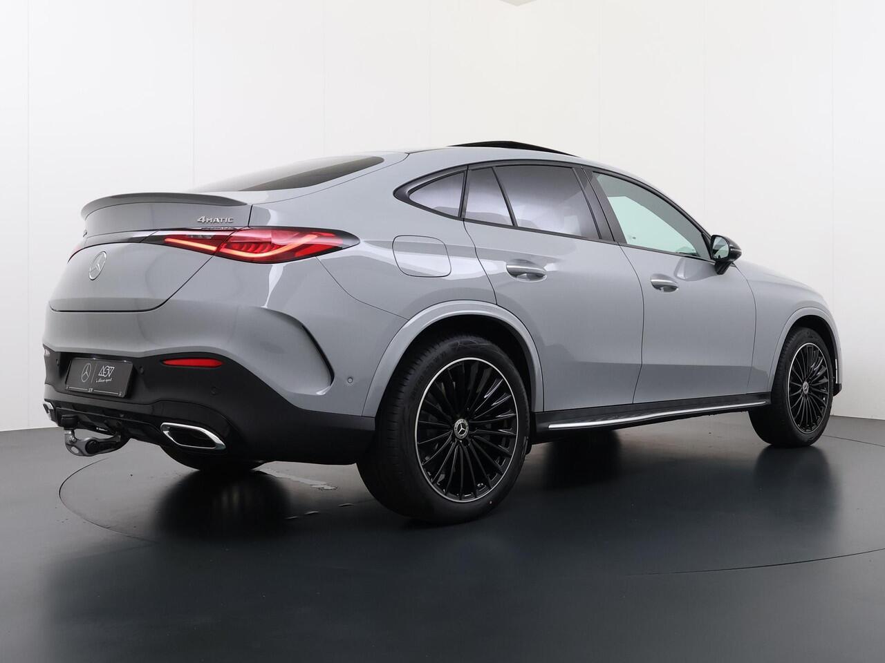 Mercedes-Benz GLC-KLASSE Coupé 300e 4MATIC Sport Edition | Achterasbesturing 4.5° | Luchtvering | Panorama - Schuifdak | Head-Up Display | Trekhaak Wegklapbaar | Burmester 3D Surround Sound | 360° Camera