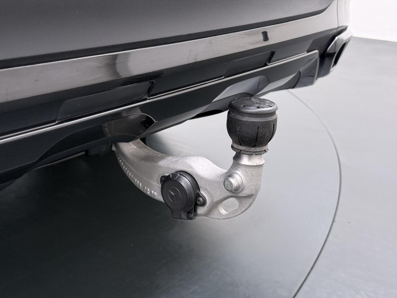 Mercedes-Benz GLC-KLASSE GLC 300 e 4M AMG Line | Luchtvering Achteras Trekhaak Burmester Head-Up Memory