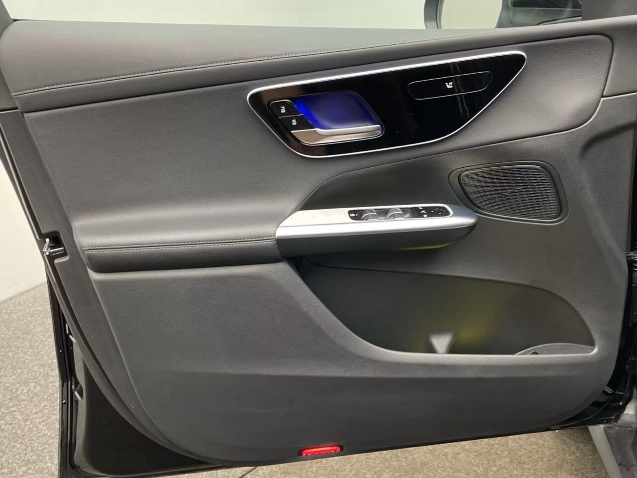 Mercedes-Benz GLC-KLASSE 300de 4MATIC PLUG-IN HYBRID AVANTGARDE LED Trekhaak Camera Stoelverwarming