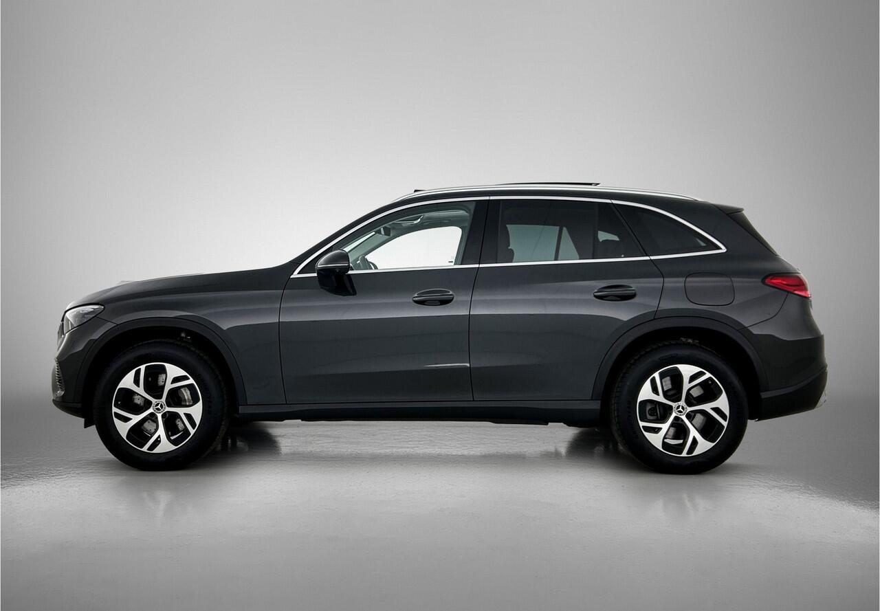 Mercedes-Benz GLC-KLASSE 300 e 4MATIC Plug-In Hybride | Panoramadak | Rijassistentie Pack | Distronic | Alarm | 360° Camera | Car Play | Inclusief 24 maanden Mercedes-Benz Certified garantie voor Europa.