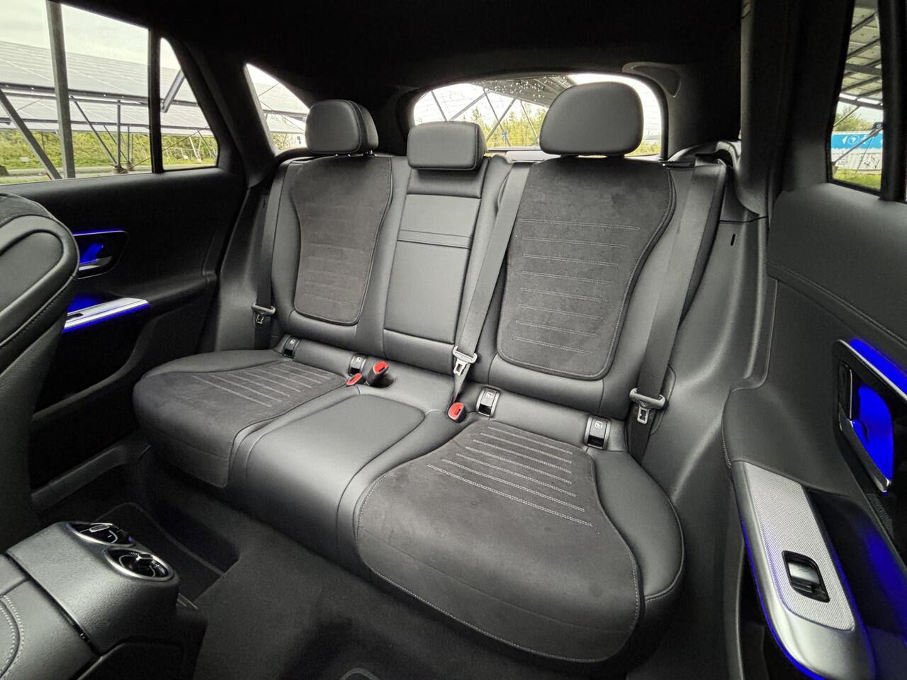 Mercedes-Benz GLC-KLASSE 300e 4MATIC Sport Edition | Night | Panoramaschuifdak | 360° camera | Dodehoekassistent | DIGITAL LIGHT | Trekhaak |