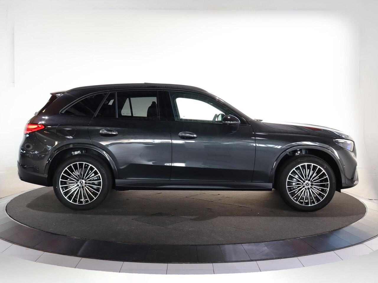 Mercedes-Benz GLC-KLASSE 300e 4MATIC Sport Edition | Panoramaschuifdak | Premium pakket | Nightpakket | 360° camera | Dodehoekassistent | DIGITAL LIGHT |