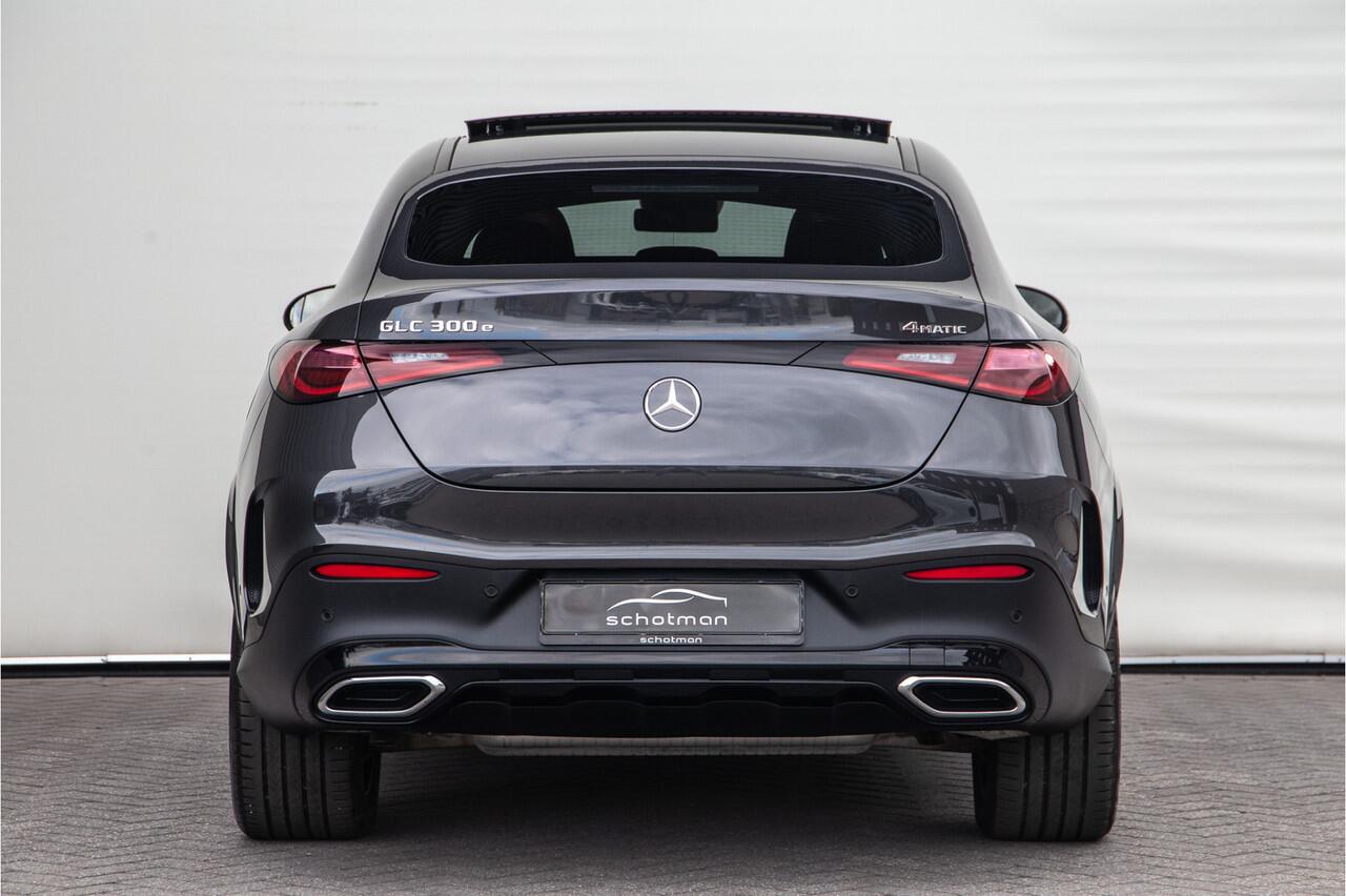 Mercedes-Benz GLC-KLASSE Coupé 300e 4MATIC AMG Premium, Pano, Nightpack, Leder Exclusief, 2024