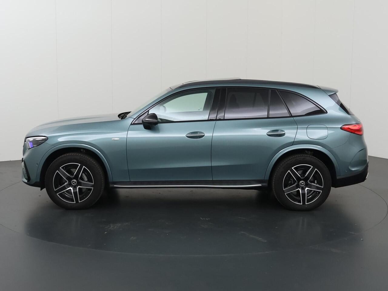 Mercedes-Benz GLC-KLASSE 300e 4MATIC AMG Line | Premium | 360 camera | Trekhaak | Panoramadak | Night pakket | Rij assistentiepakket | Burmester |