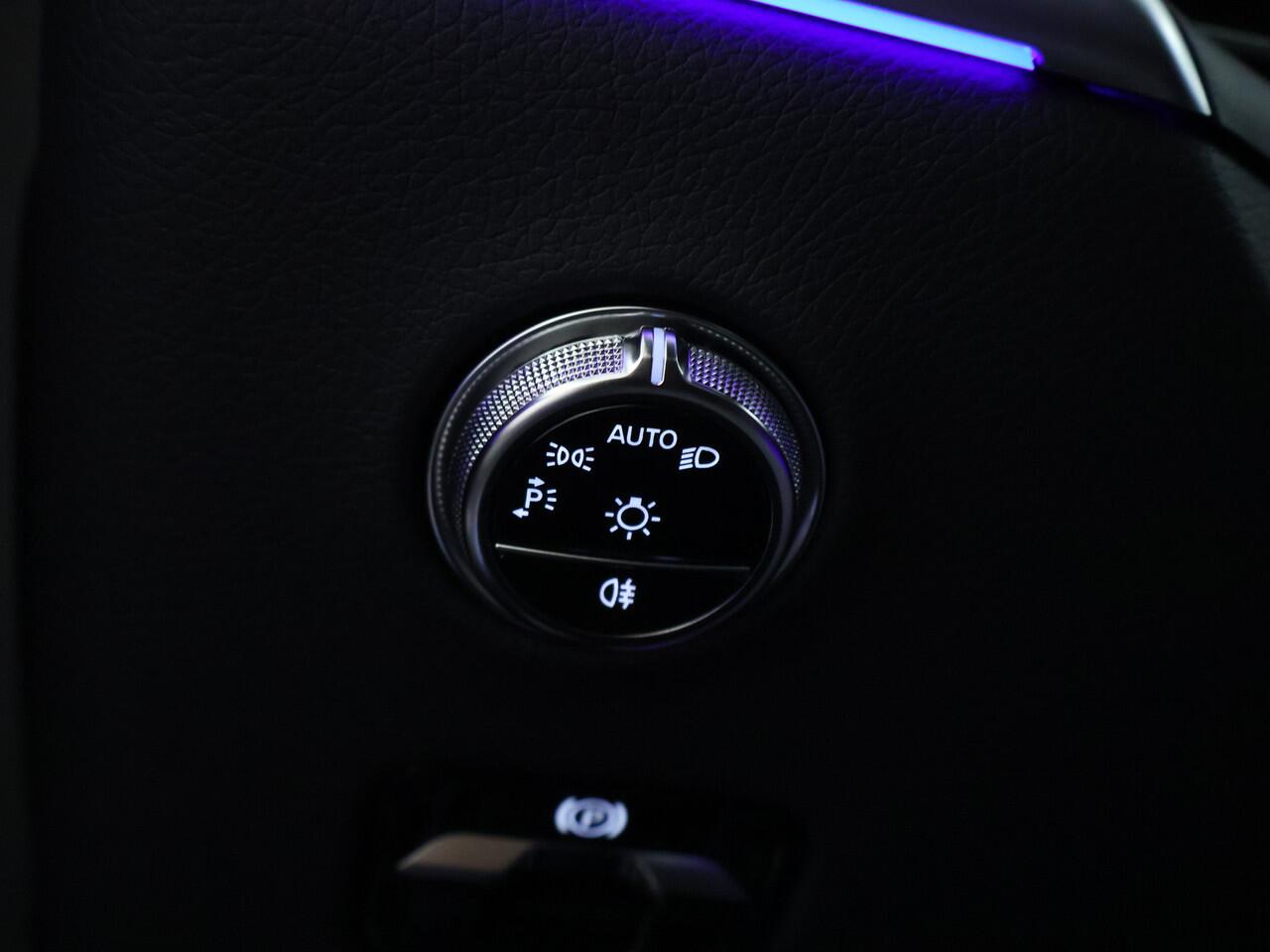 Mercedes-Benz GLC-KLASSE 300e 4MATIC Sport Edition | Nightpakket | AMG Premium | Parkeerpakket met 360°-camera | EASY PACK achterklep | URBAN GUARD voertuigbescherming plus | Memorypakket | Dodehoekassistent |