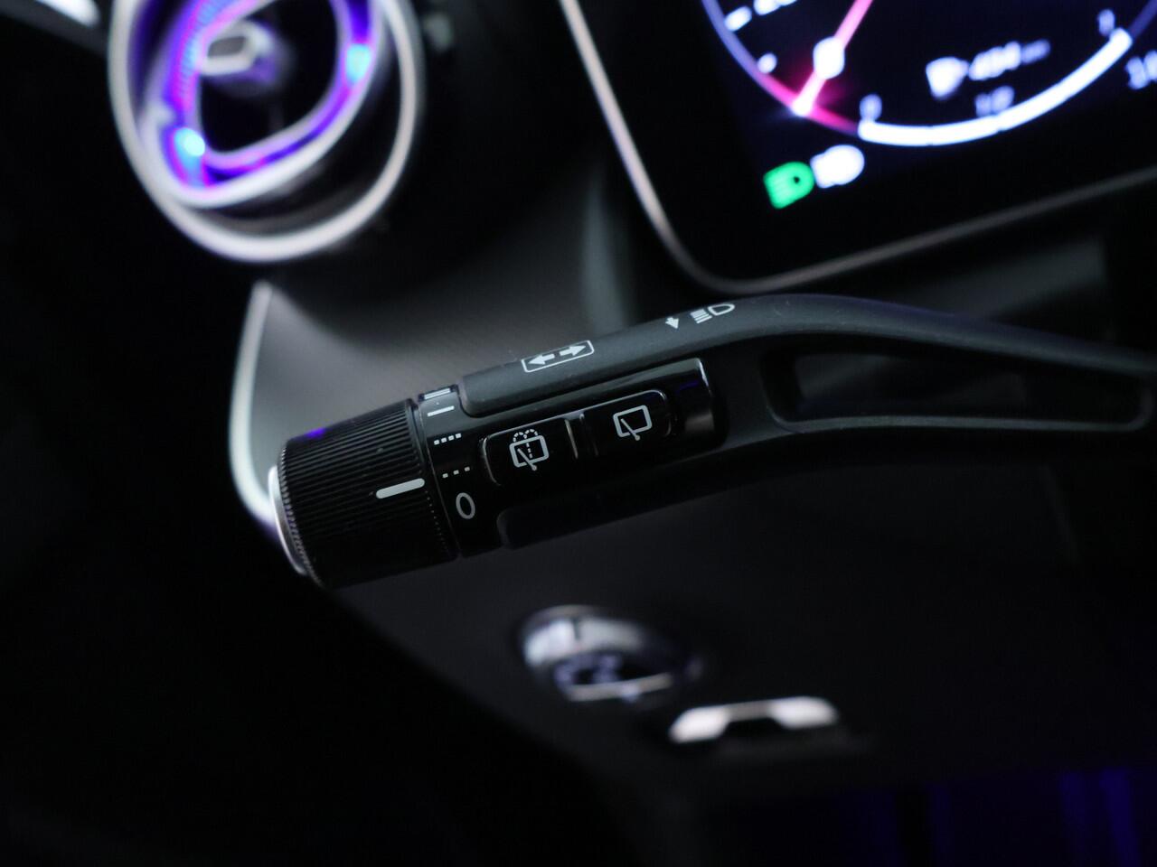 Mercedes-Benz GLC-KLASSE 300 e 4MATIC Plug-In Hybride | AVANTGARDE Advanced Plus | Trekhaak | Digital Koplampen | KEYLESS-GO Comfort-Pakket | Distronic | Memory Voorstoelen. Inclusief 24 maanden MB Certified garantie voor Europa.