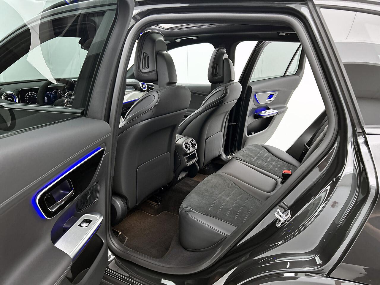 Mercedes-Benz GLC-KLASSE 300e 4MATIC Sport Edition | Premium Pakket | Nightpakket | Trekhaak | Rijassistentiepakket Plus | Winterpakket | 20 inch AMG velgen | 360°-camera | Augmented reality voor navigatie | DIGITAL LIGHT |