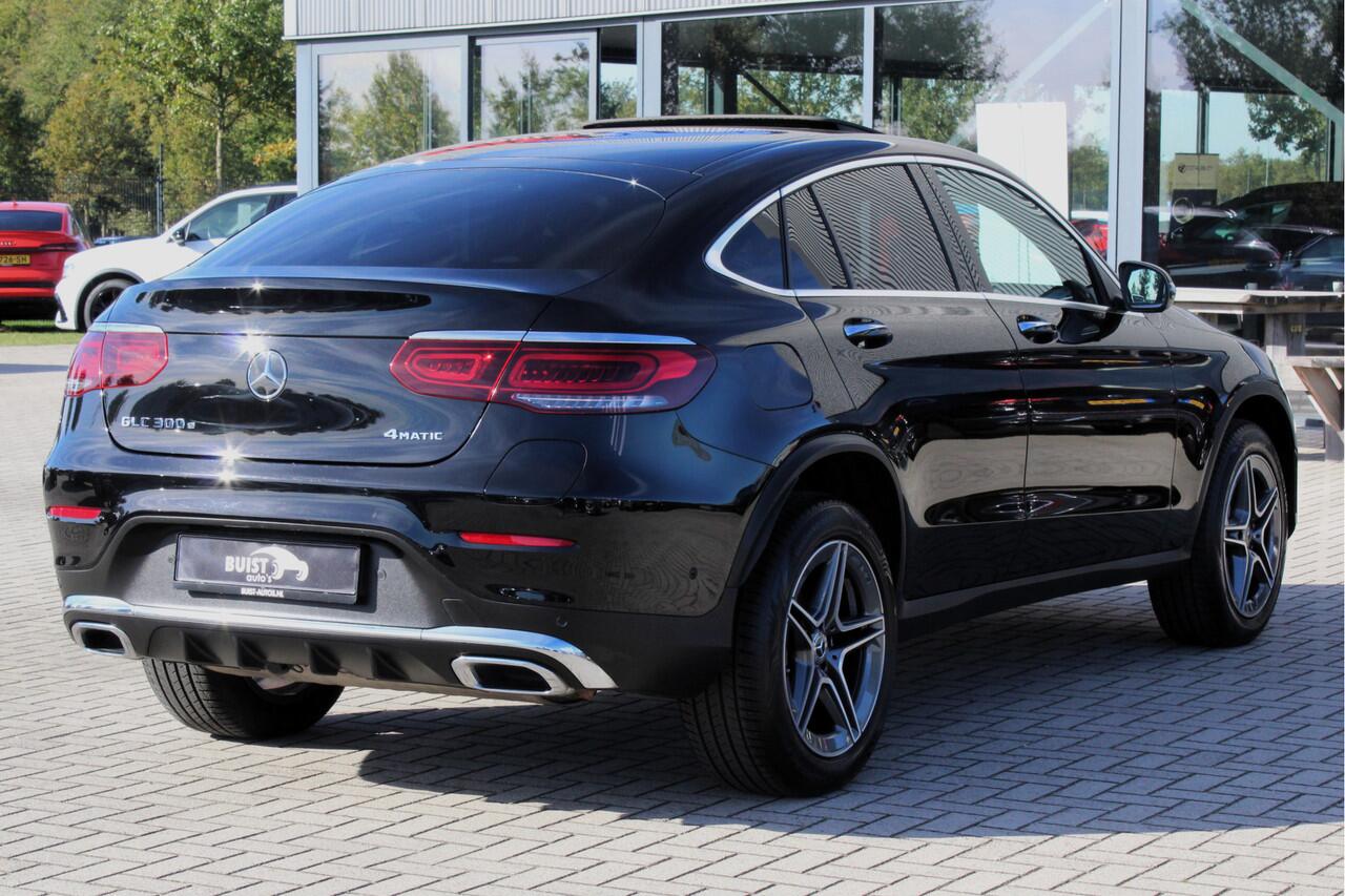 Mercedes-Benz GLC-KLASSE Coupé 300e 4MATIC Business Solution AMG SCHUIFDAK CARPLAY LEER KEYLESS 360 CAMERA