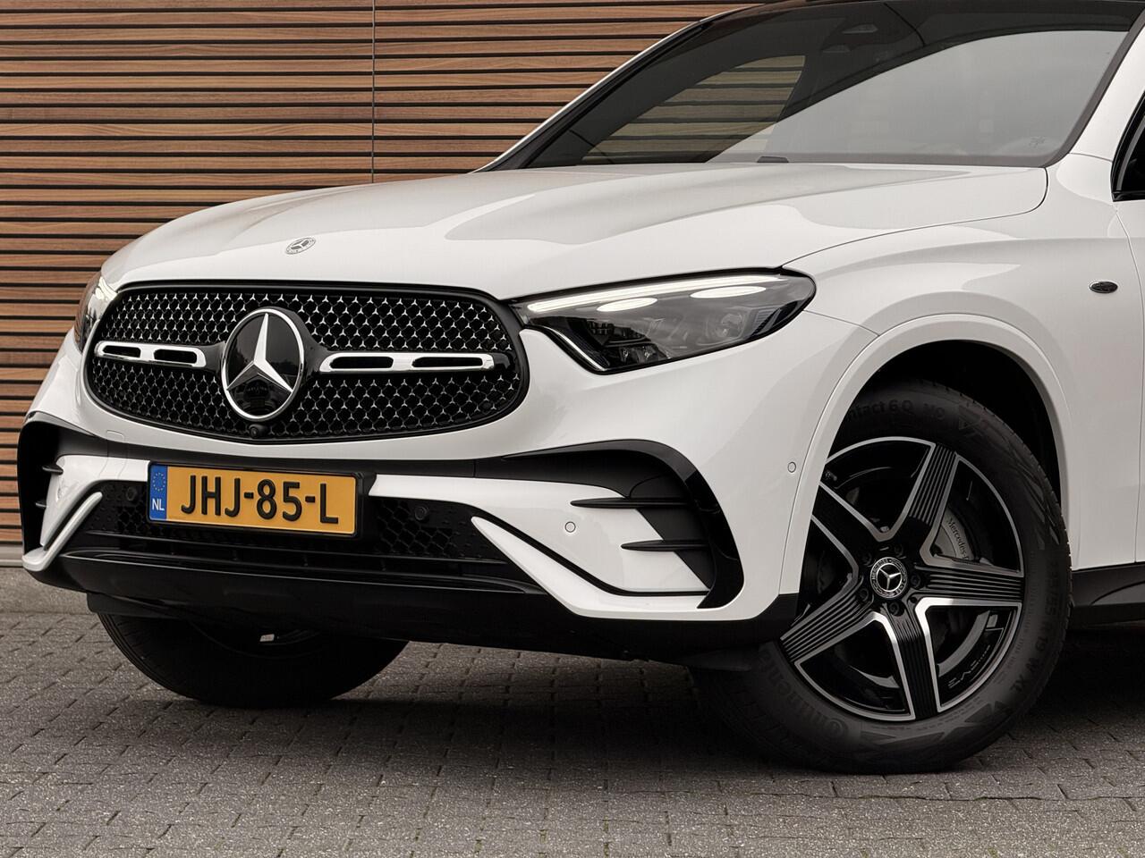 Mercedes-Benz GLC-KLASSE Coupé 300e 4MATIC AMG Line Panoramadak /360 Camera / Navigatie