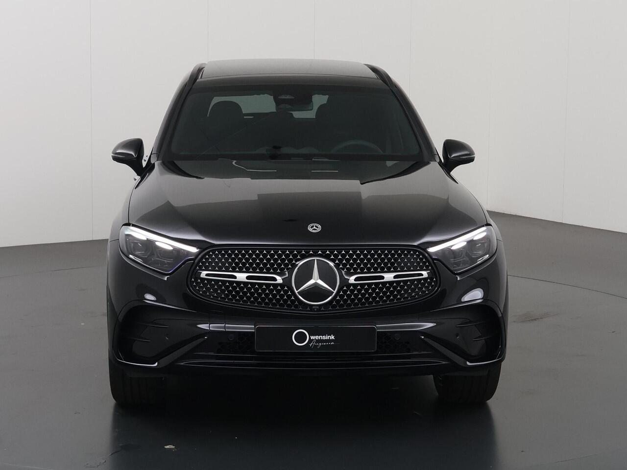 Mercedes-Benz GLC-KLASSE 300e 4MATIC Sport Edition | Panoramaschuifdak | Premium pakket | Nightpakket | 360° camera | Dodehoekassistent | DIGITAL LIGHT | Trekhaak |