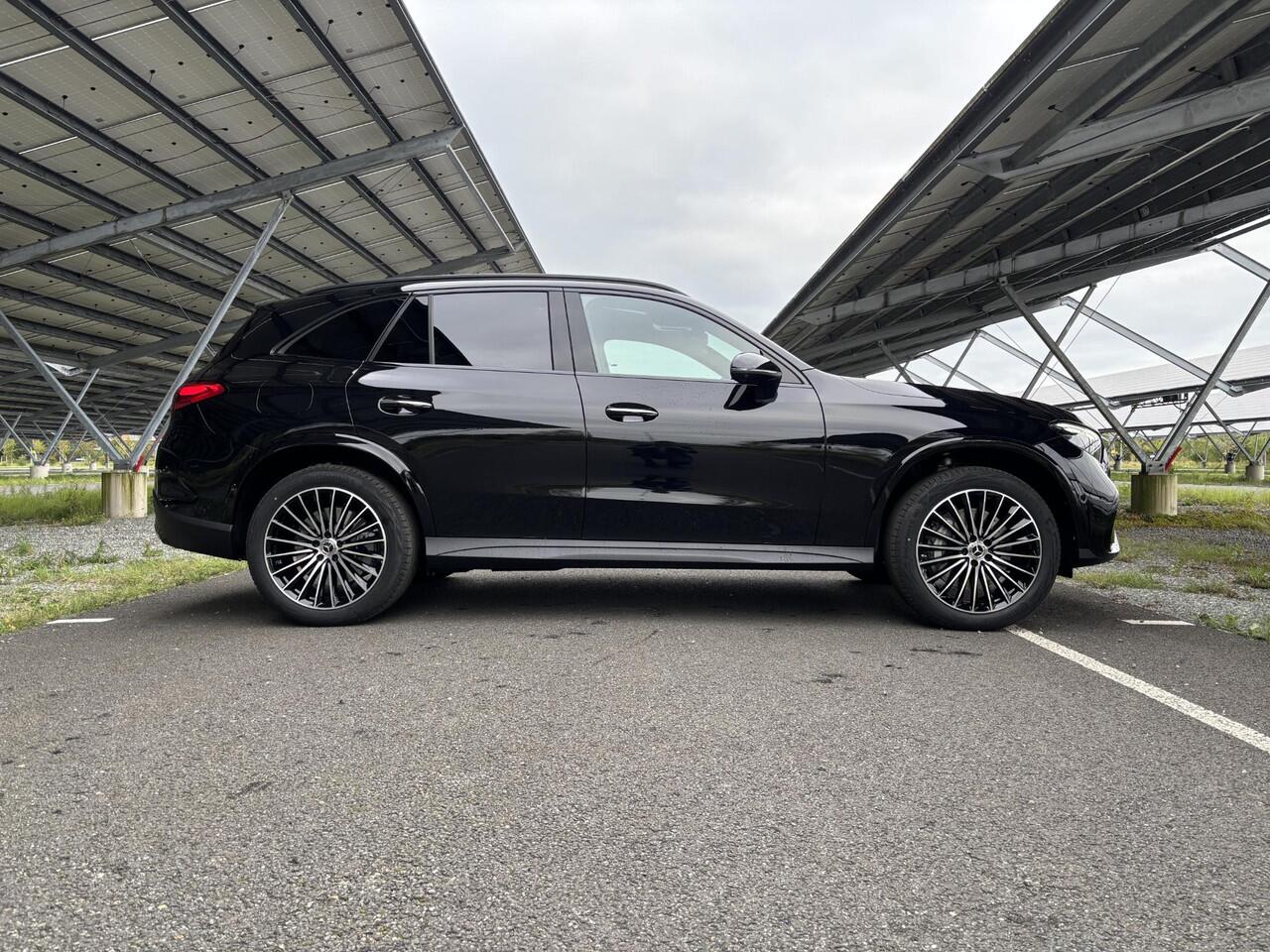 Mercedes-Benz GLC-KLASSE 300e 4MATIC Sport Edition | Night | Panoramaschuifdak | 360° camera | Dodehoekassistent | DIGITAL LIGHT | Trekhaak |