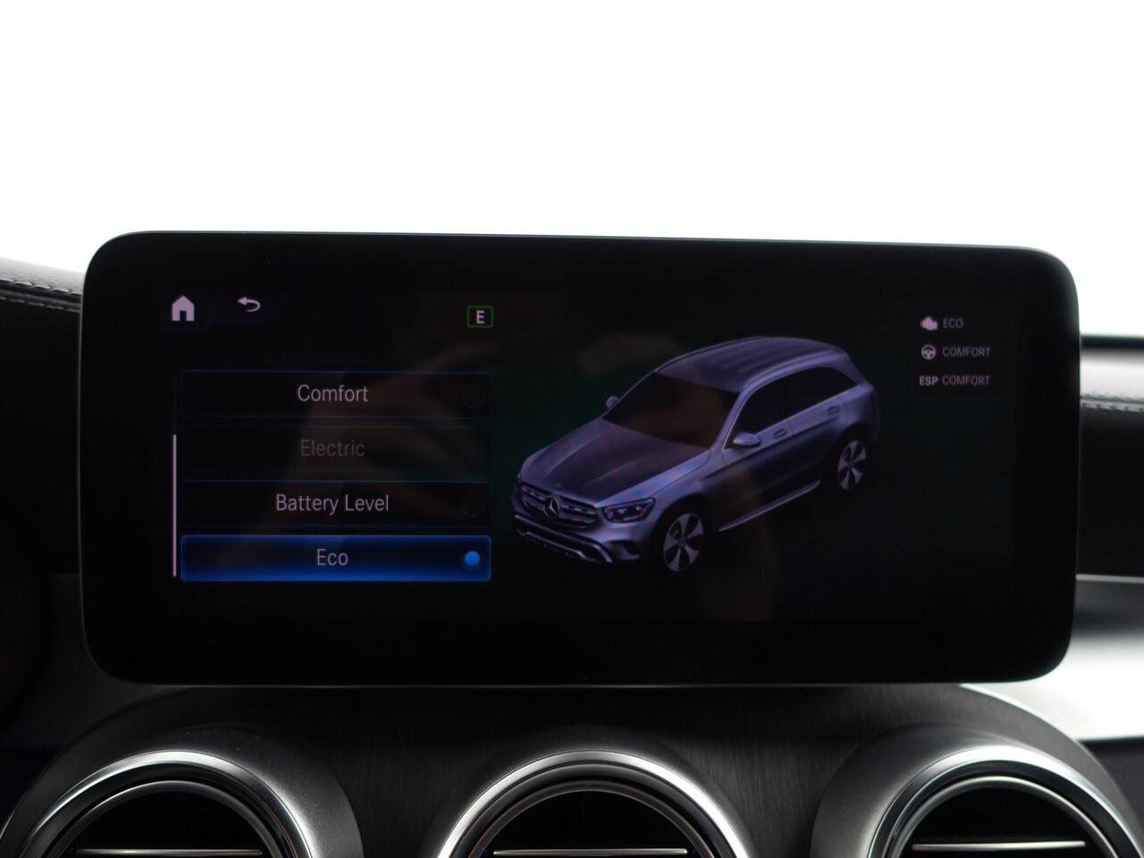 Mercedes-Benz GLC-KLASSE 300e 4MATIC AMG Prestige Plus Aut- Panoramadak, 360 Camera, Sfeerverlichting, Virtual Cockpit, Burmester, Standkachel