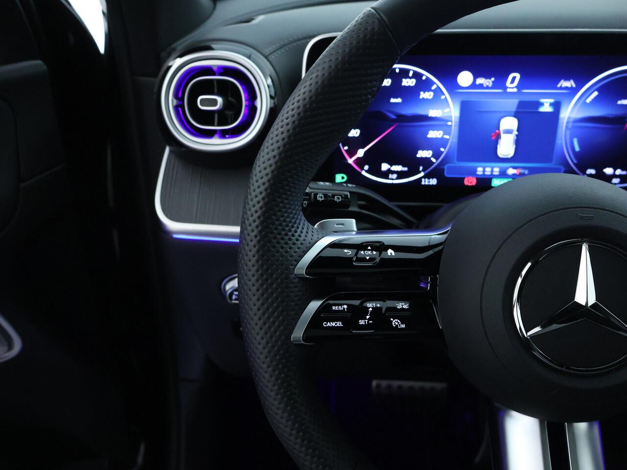 Mercedes-Benz GLC-KLASSE 300 e 4MATIC AMG Plug-In Hybride | Edition AMG-Line | Panorama Schuif-Kanteldak | Alarm Klasse 3 | Trekhaak | Burmester® | Inclusief 24 maanden MB Certified garantie voor Europa.