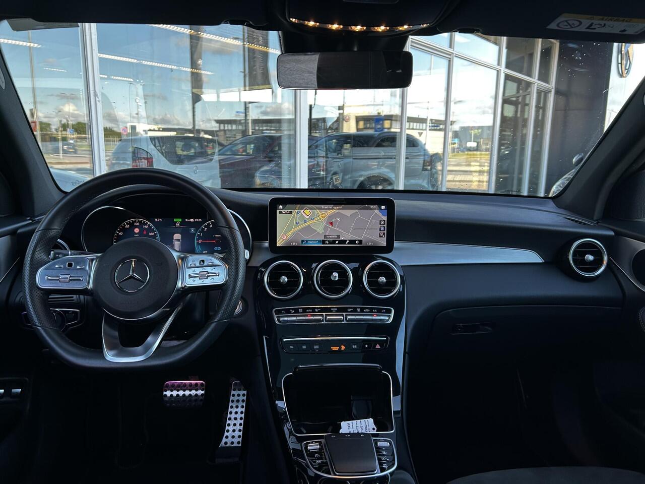 Mercedes-Benz GLC-KLASSE 300e 4MATIC Business Solution AMG | Panoramadak | Stoelverwarming | Cruise Control