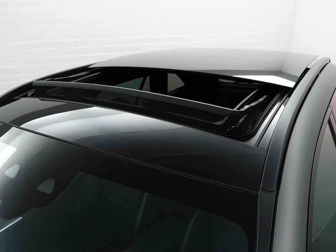 Mercedes-Benz GLC-KLASSE 300e 4MATIC AMG Line- Laser Led, Panoramadak, Carbon, 360 Camera, Sfeerverlichting, Memory Seats