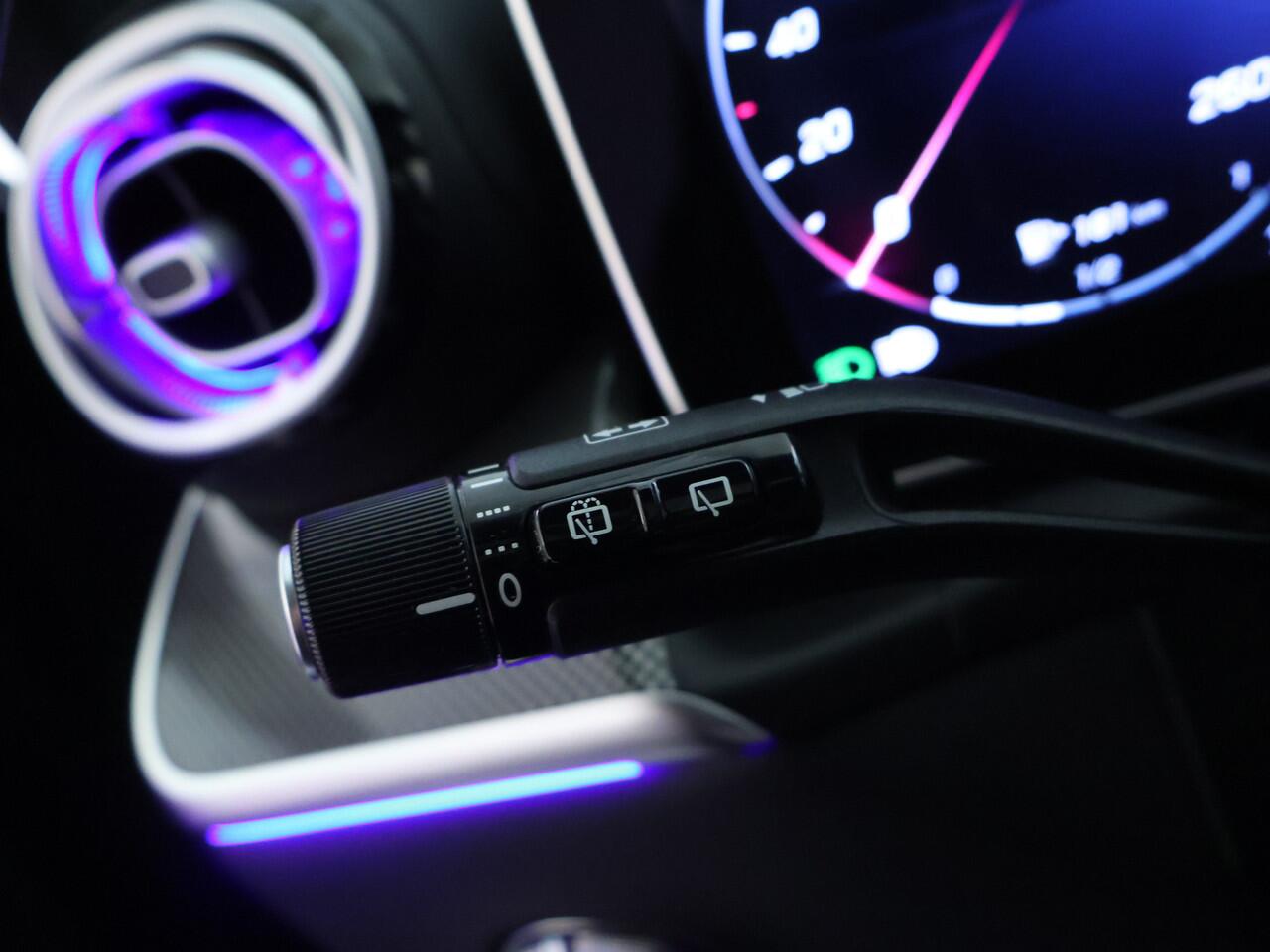 Mercedes-Benz GLC-KLASSE 300 e 4MATIC AMG Plug-In Hybride | Edition AMG-Line | Alarm klasse 3 | Panorama Schuif-Kanteldak | Burmester® | Trekhaak | AC en DC Laden | Inclusief 24 maanden MB Certified garantie voor Europa.