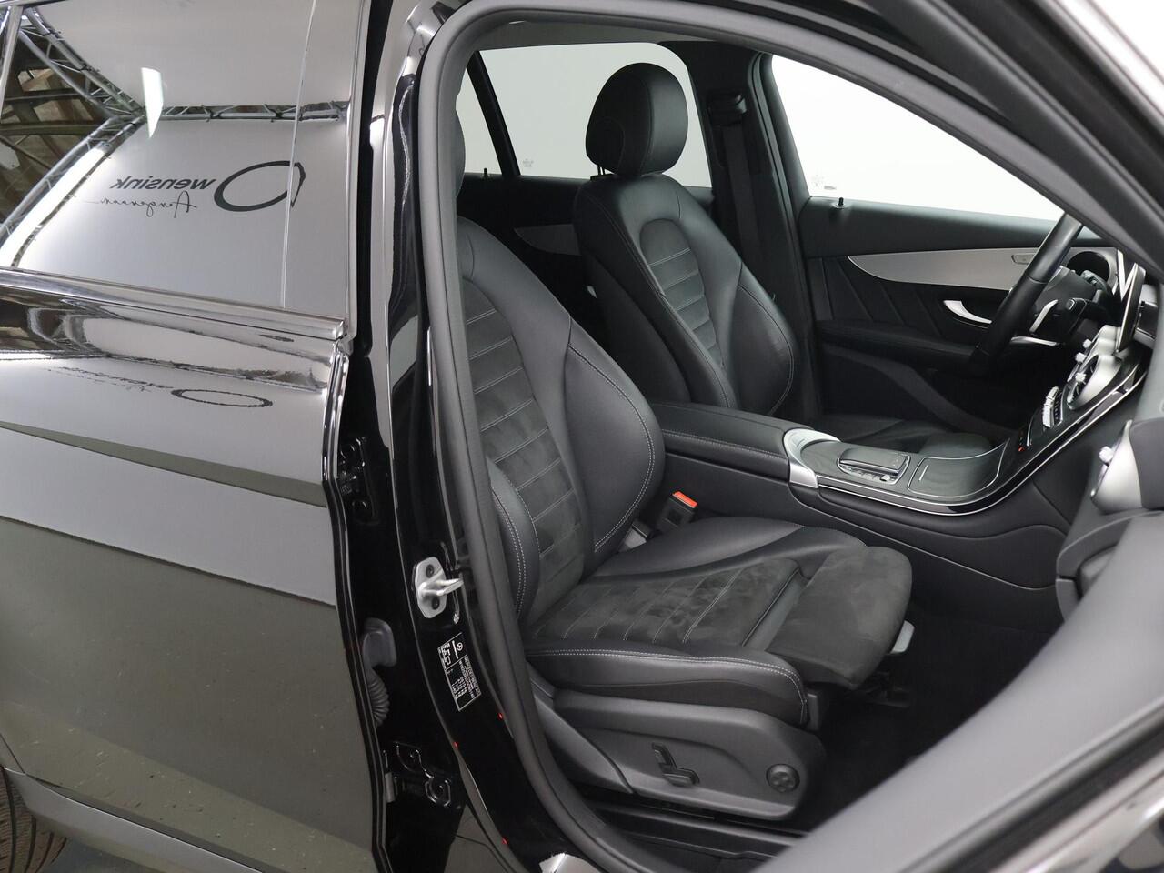 Mercedes-Benz GLC-KLASSE 300e 4MATIC Business Solution AMG | Night | 20" lichtmetalen velgen | Stoelverwarming | Sfeerverlichting |