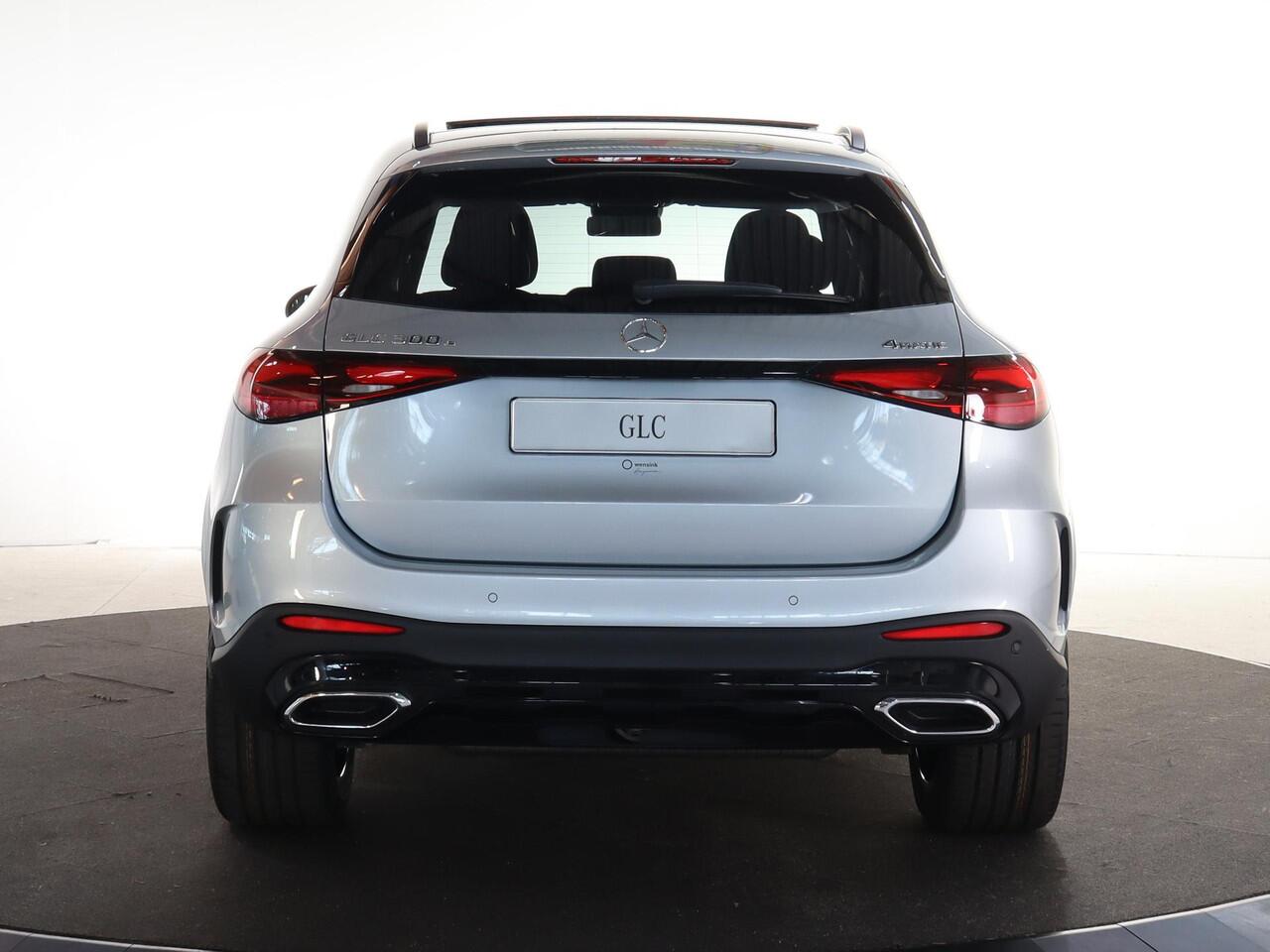 Mercedes-Benz GLC-KLASSE 300e 4MATIC Sport Edition | Panoramaschuifdak | Premium pakket | Nightpakket | Trekhaak | 360° camera | Dodehoekassistent | DIGITAL LIGHT |