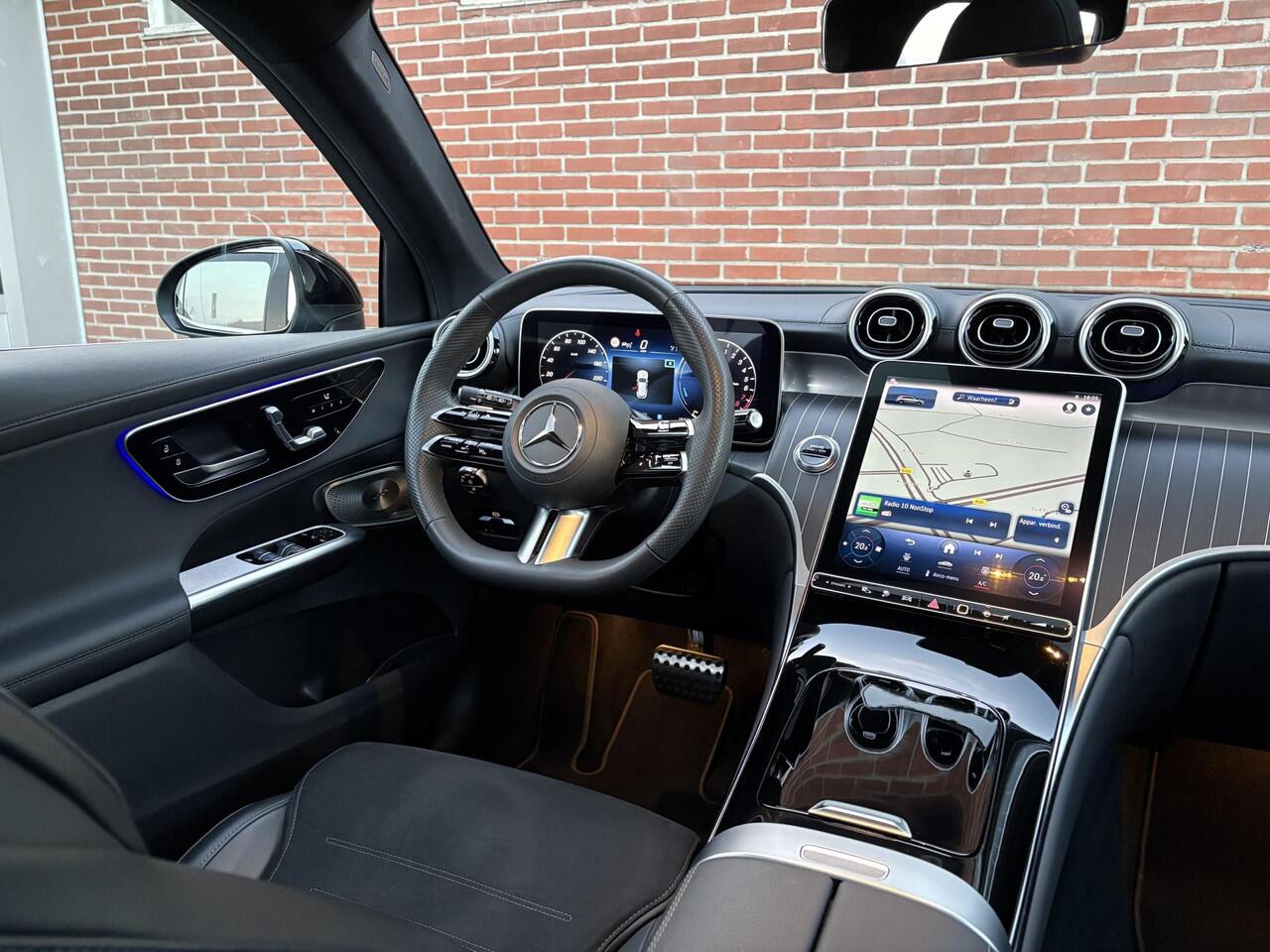 Mercedes-Benz GLC-KLASSE 300e 4MATIC AMG Line | Pano | Burmester | Trekhaak |