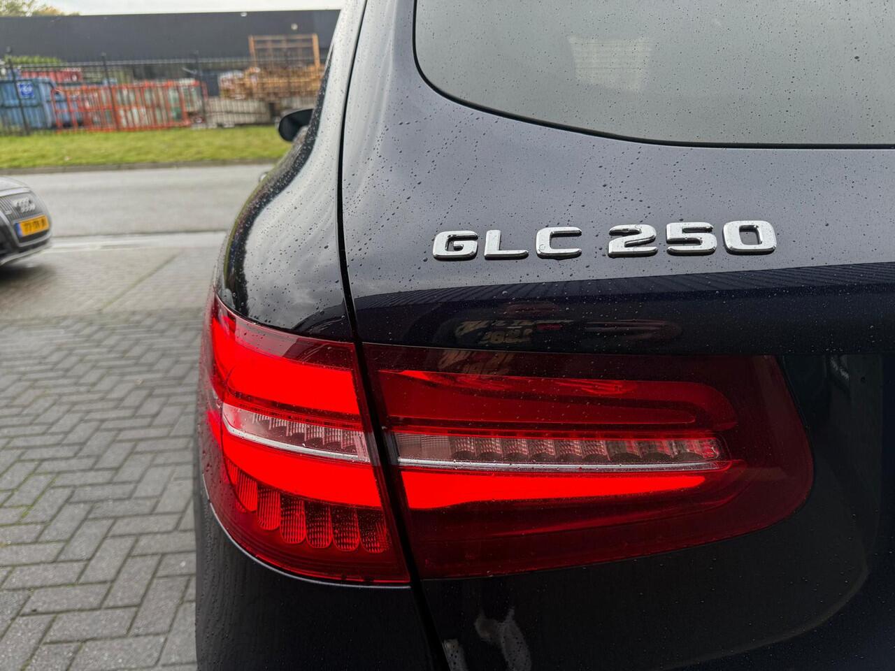 Mercedes-Benz GLC-KLASSE 250 4MATIC Sport Edition Premium | 1E EIGENAAR | 12MND GARANTIE | LED | AUTOMAAT | LMV | NAVI | STOELVERWARMING | NL AUTO |