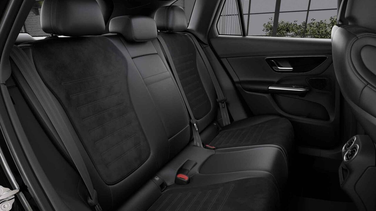 Mercedes-Benz GLC-KLASSE 300e 4MATIC Sport Edition | Panoramaschuifdak | Premium pakket | Nightpakket | Trekhaak | 360° camera | Dodehoekassistent | DIGITAL LIGHT |