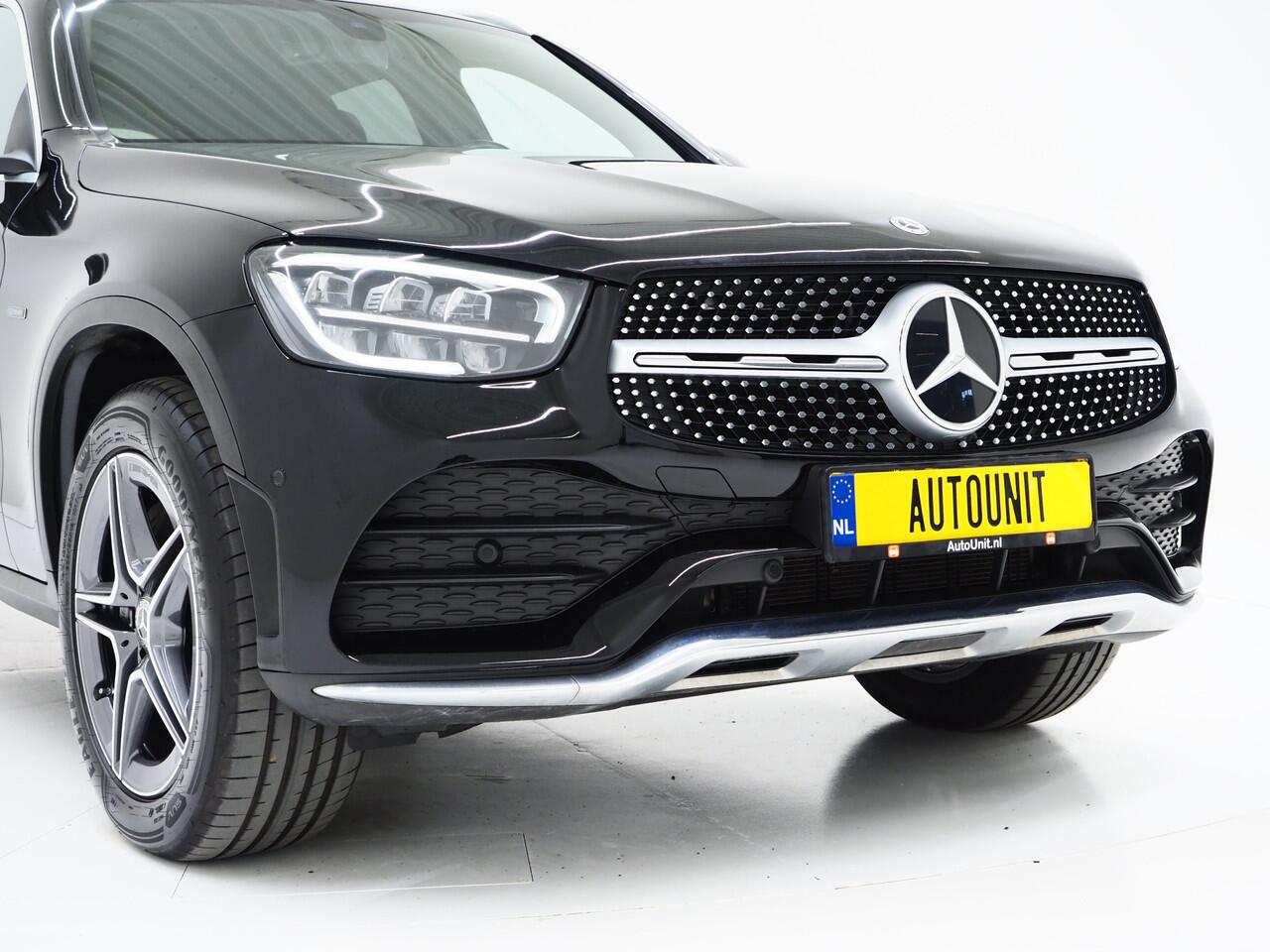 Mercedes-Benz GLC-KLASSE 300e 4MATIC AMG | Panoramadak | Trekhaak | Camera | Cruise | DAB | Stoelverwarming