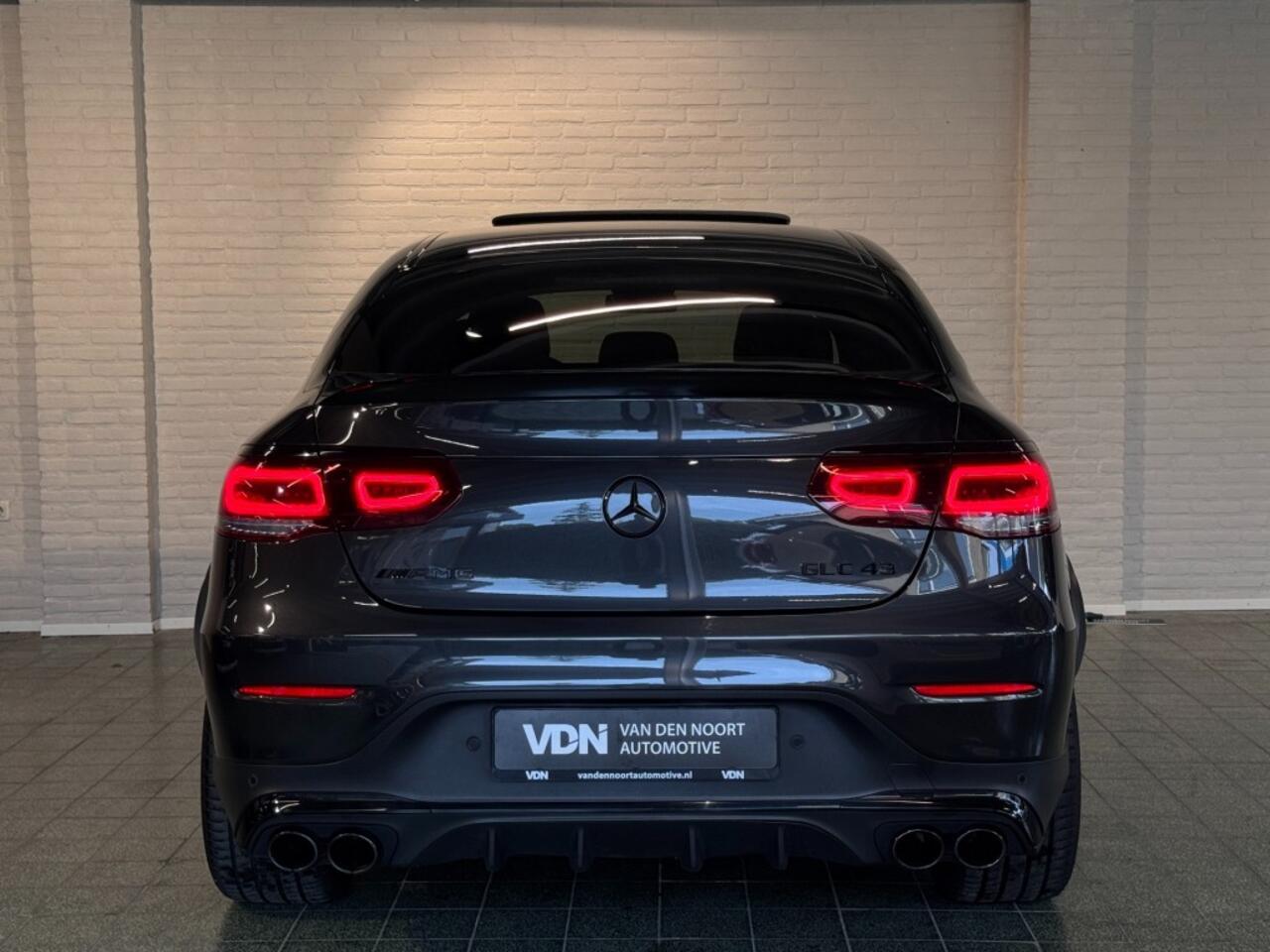 Mercedes-Benz GLC-KLASSE AMG 43 4MATIC Premium Luchtvering Perf Uitlaat Trekhaak Pano 20''