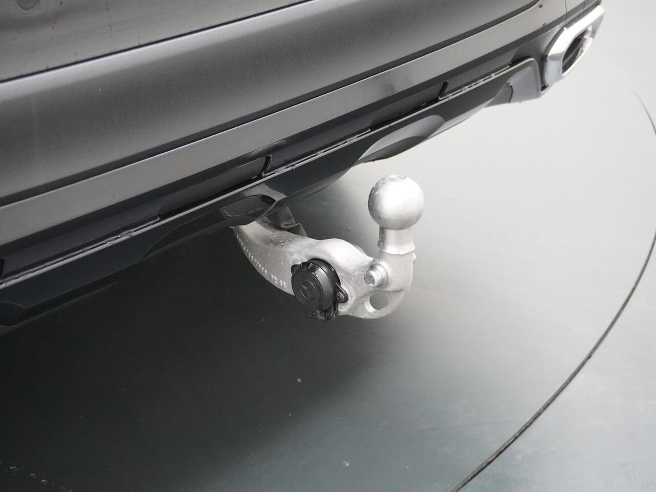 Mercedes-Benz GLC-KLASSE 300 e 4MATIC AMG Line | Achterasbesturing Luchtvering Burmester Head-Up Trekhaak Memory