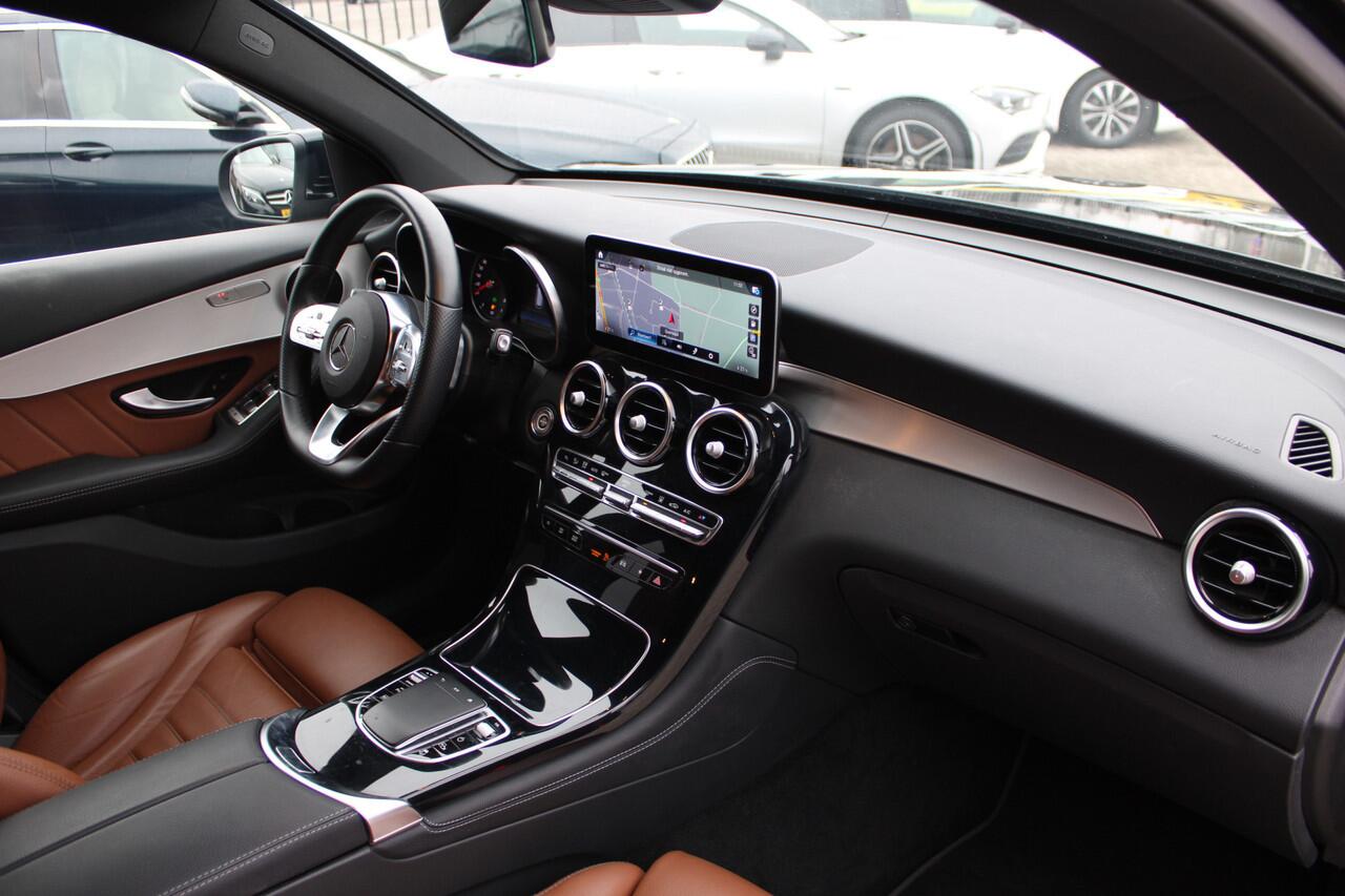 Mercedes-Benz GLC-KLASSE 300e 4MATIC AMG Line LEDER SFEER CARPLAY CAMERA 20''