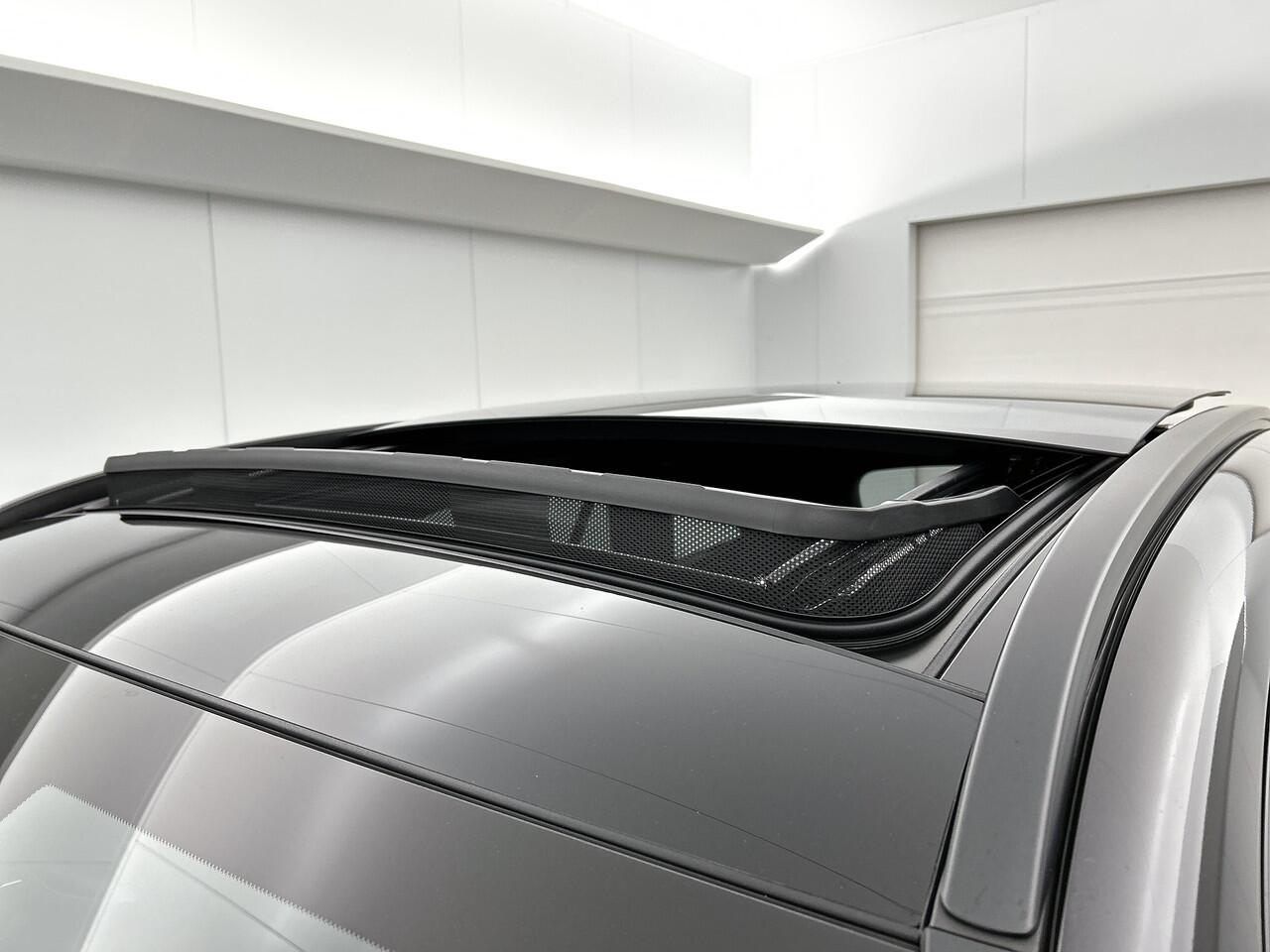 Mercedes-Benz GLC-KLASSE 300e 4MATIC Sport Edition | Premium pakket | Trekhaak | Rijassistentiepakket Plus | Nightpakket | Winter pakket | DIGITAL LIGHT | Parkeerpakket met 360°-camera | MBUX augmented reality |