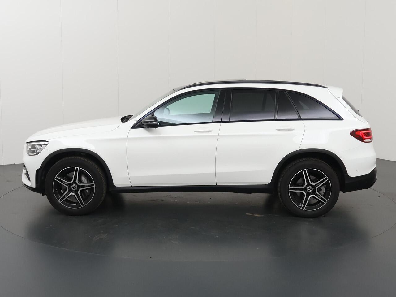 Mercedes-Benz GLC-KLASSE 300e 4MATIC Premium Plus | Night | Panoramadak | Trekhaak | Stoelverwarming | 360 graden camera |