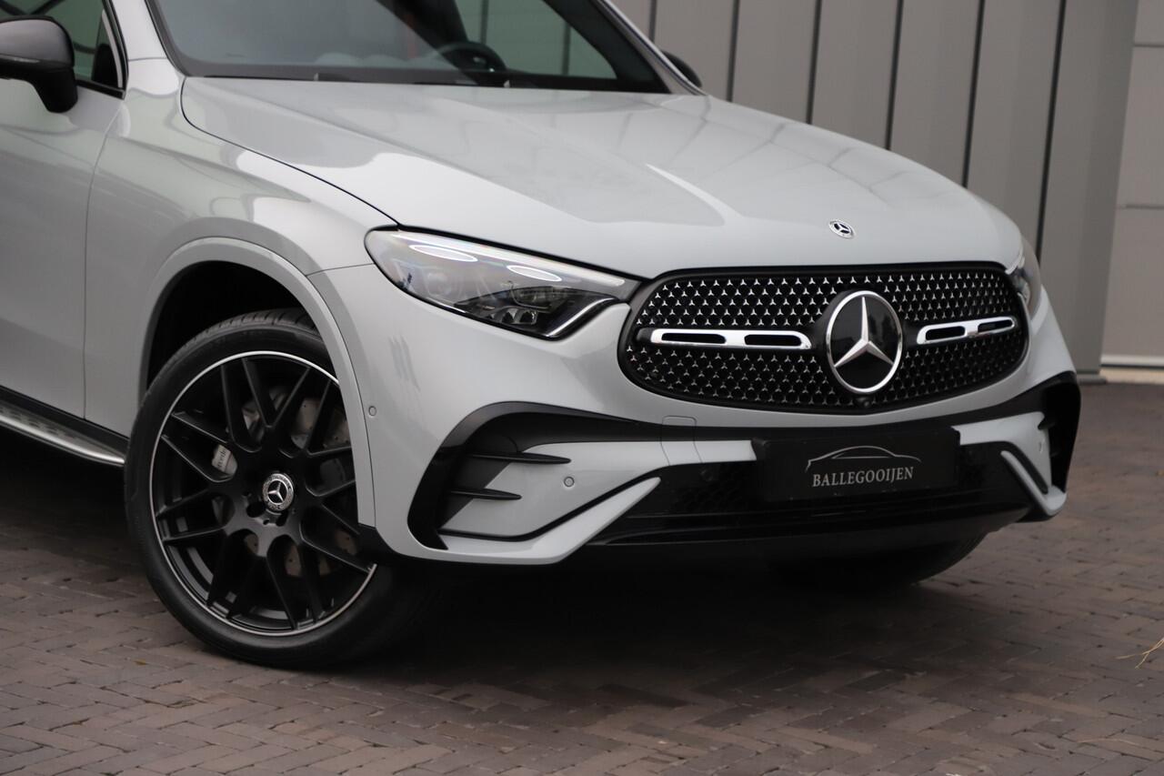 Mercedes-Benz GLC-KLASSE 400e AMG 4-Matic | 381PK | Head-up | Keyless-go | Pano | Sfeerverlichting | Burmester | Digital-light | Trekhaak | 2024.