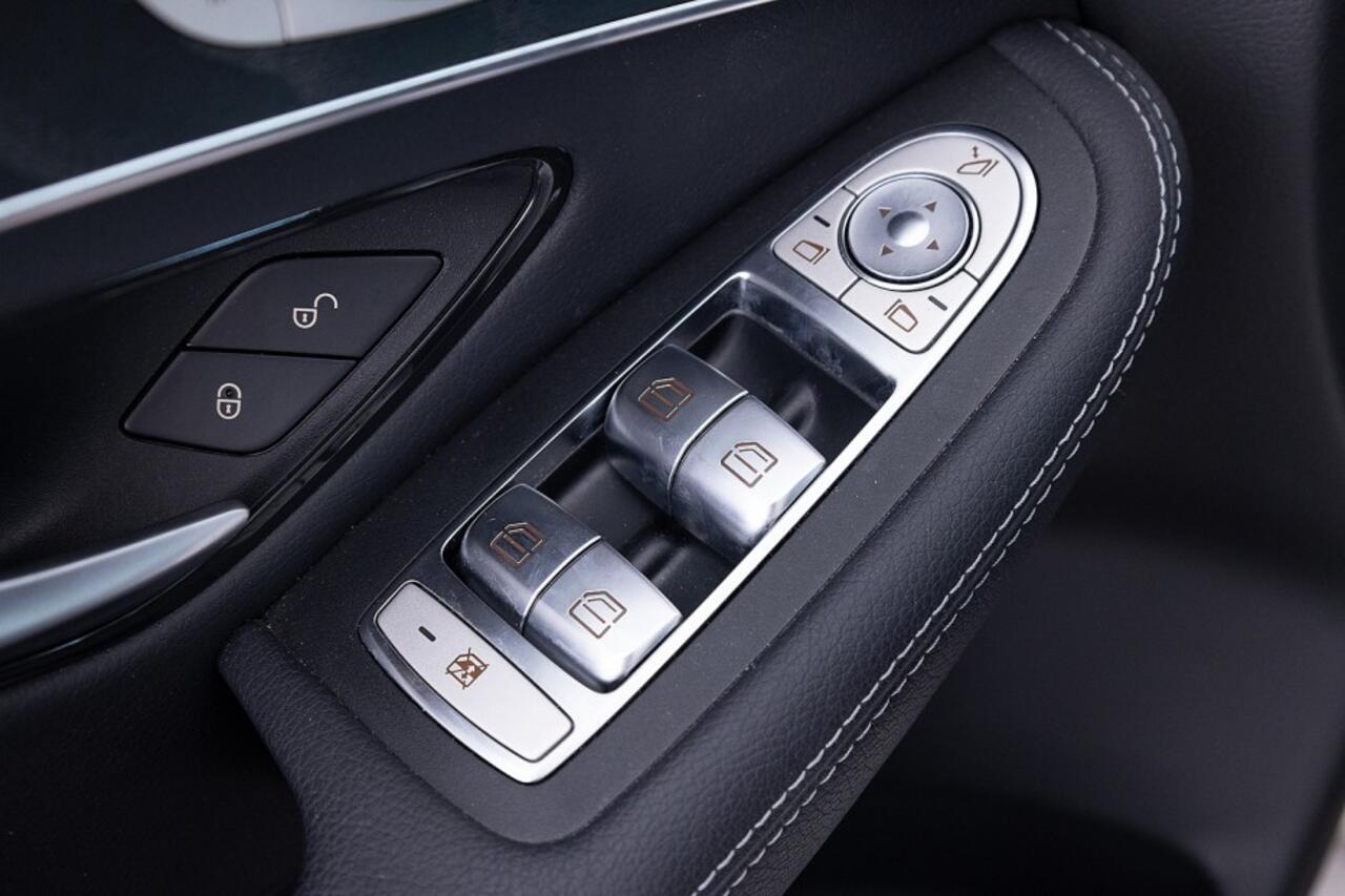 Mercedes-Benz GLC-KLASSE 300 de 4MATIC Premium Plus | PANORAMADAK | EL. STOELEN | Full LED | PHEV Plug-in Hybrid DIESEL