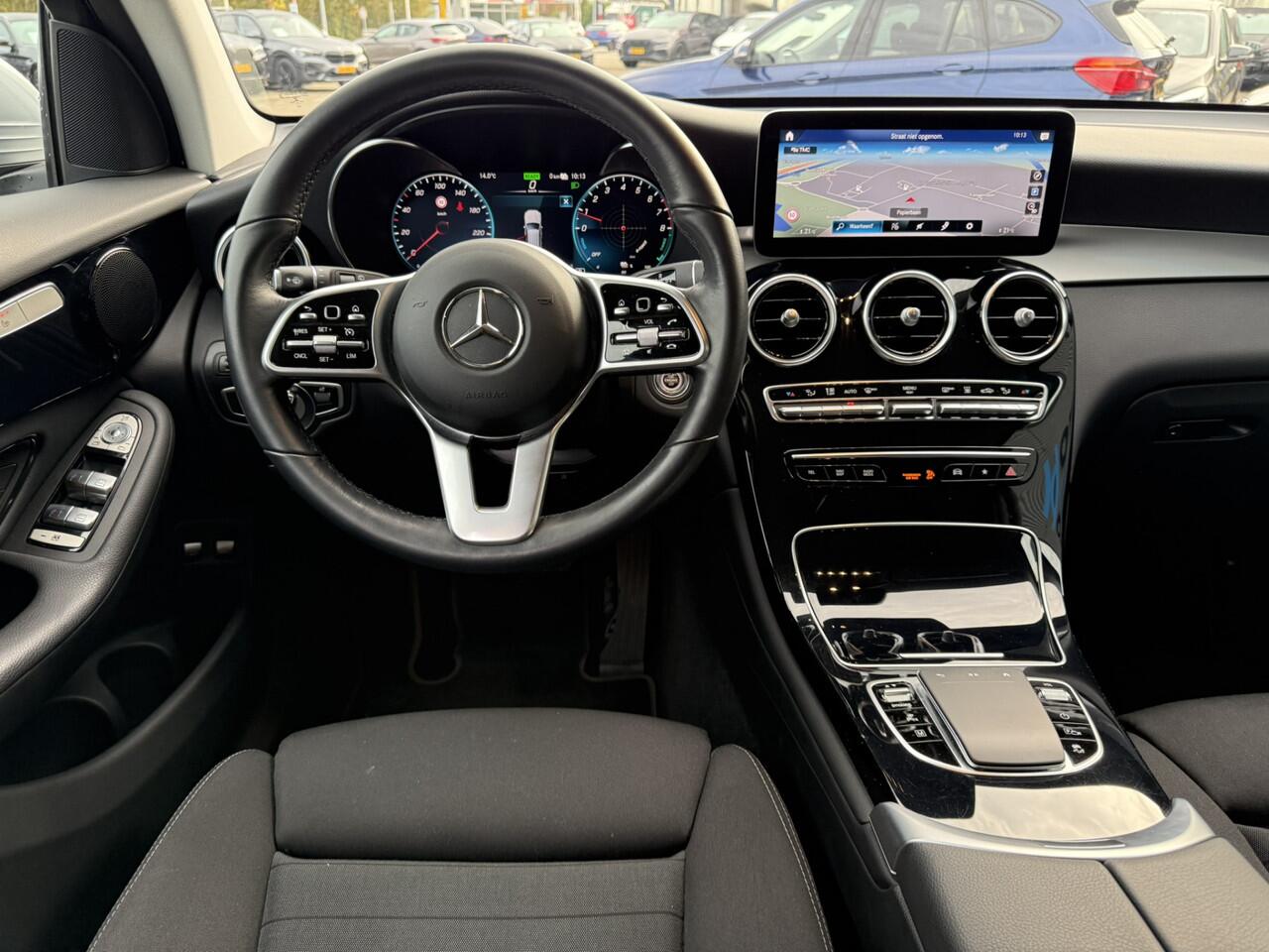 Mercedes-Benz GLC-KLASSE 300e 4MATIC Advantage Carplay Stoelverwarming Achteruitrijcamera LED 20 inch