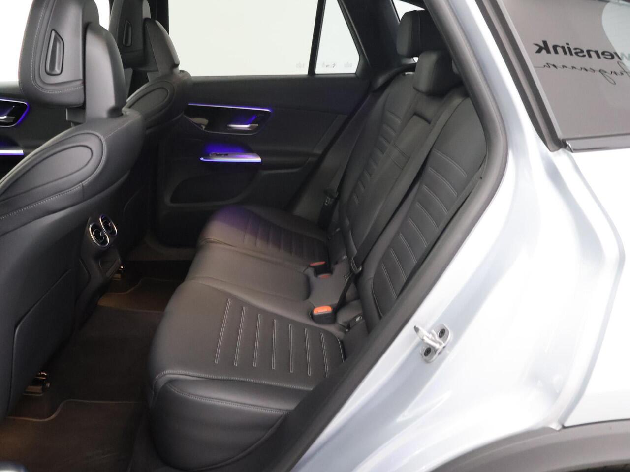 Mercedes-Benz GLC-KLASSE 300e 4MATIC AMG Line | Premium pakket | Panoramadak | Rij-assistentie pakket | Digital Light | Parkeer pakket | 20-Inch |