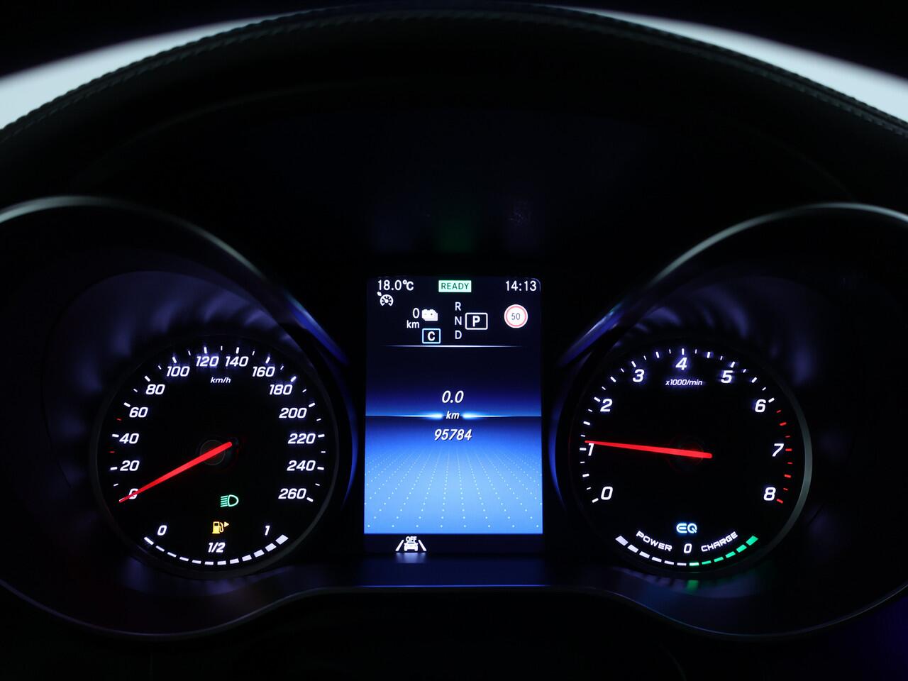 Mercedes-Benz GLC-KLASSE 300 e 4MATIC Premium Plus | AMG Styling | Night Pakket | Dode hoek assistent | Trekhaak | Inclusief 24 maanden MB Certified garantie voor Europa.