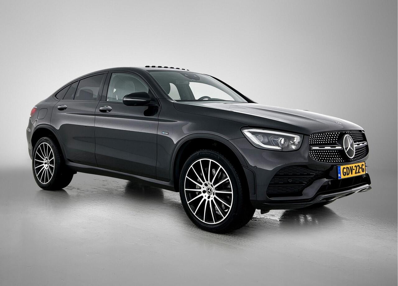 Mercedes-Benz GLC-KLASSE 300e 4MATIC Premium Plus | Burmester | Schuifdak | Distronic | MultiBeam | Trekhaak | Inclusief 24 maanden MB Certified garantie voor Europa.