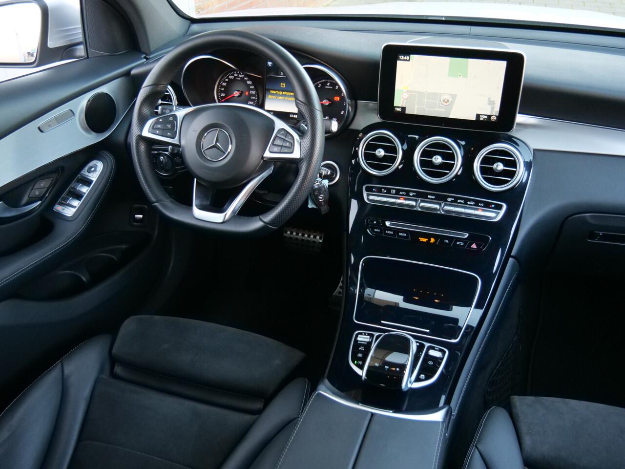 Mercedes-Benz GLC-KLASSE 250 211pk 4MATIC AMG-Line AUTOMAAT LED-koplampen / Trekhaak / AMG-Styling