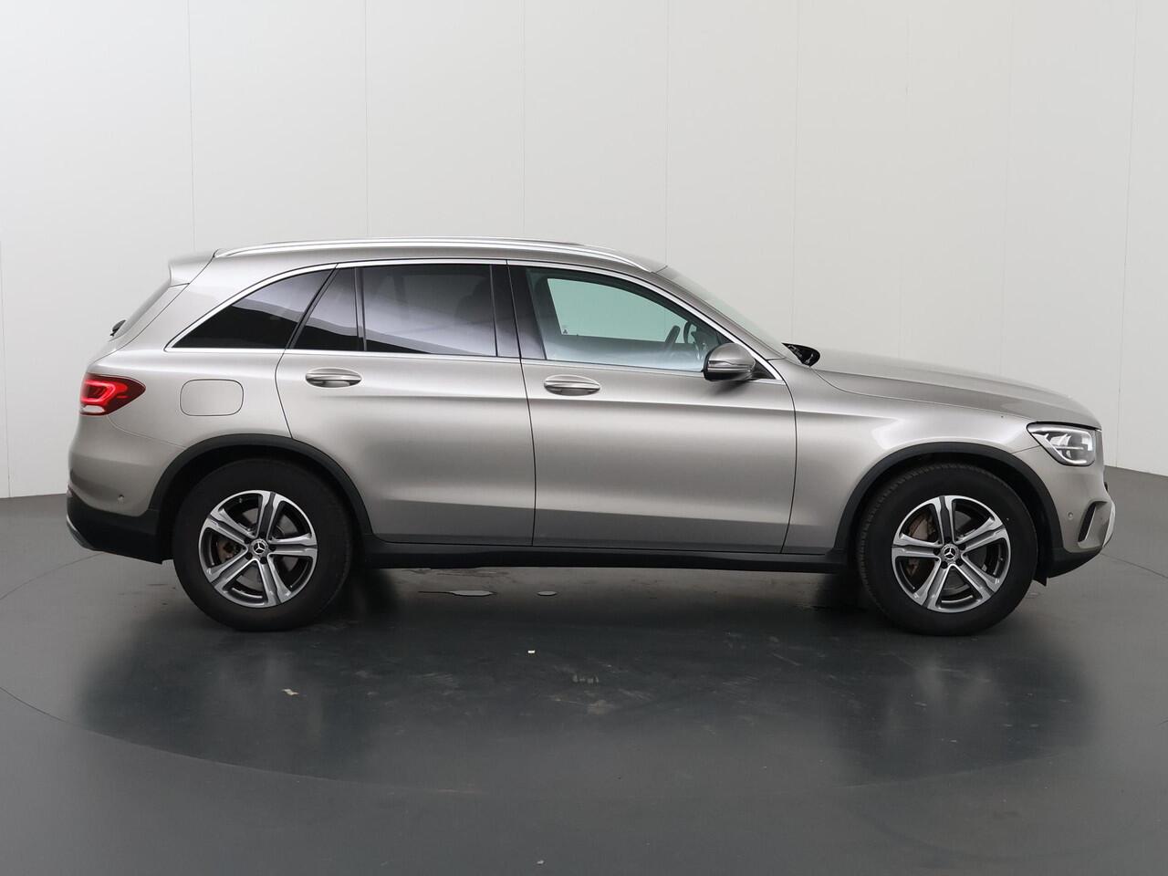 Mercedes-Benz GLC-KLASSE 200 4MATIC Premium | Stoelverwarming | Achteruitrijcamera | Widescreen | Sfeerverlichting |