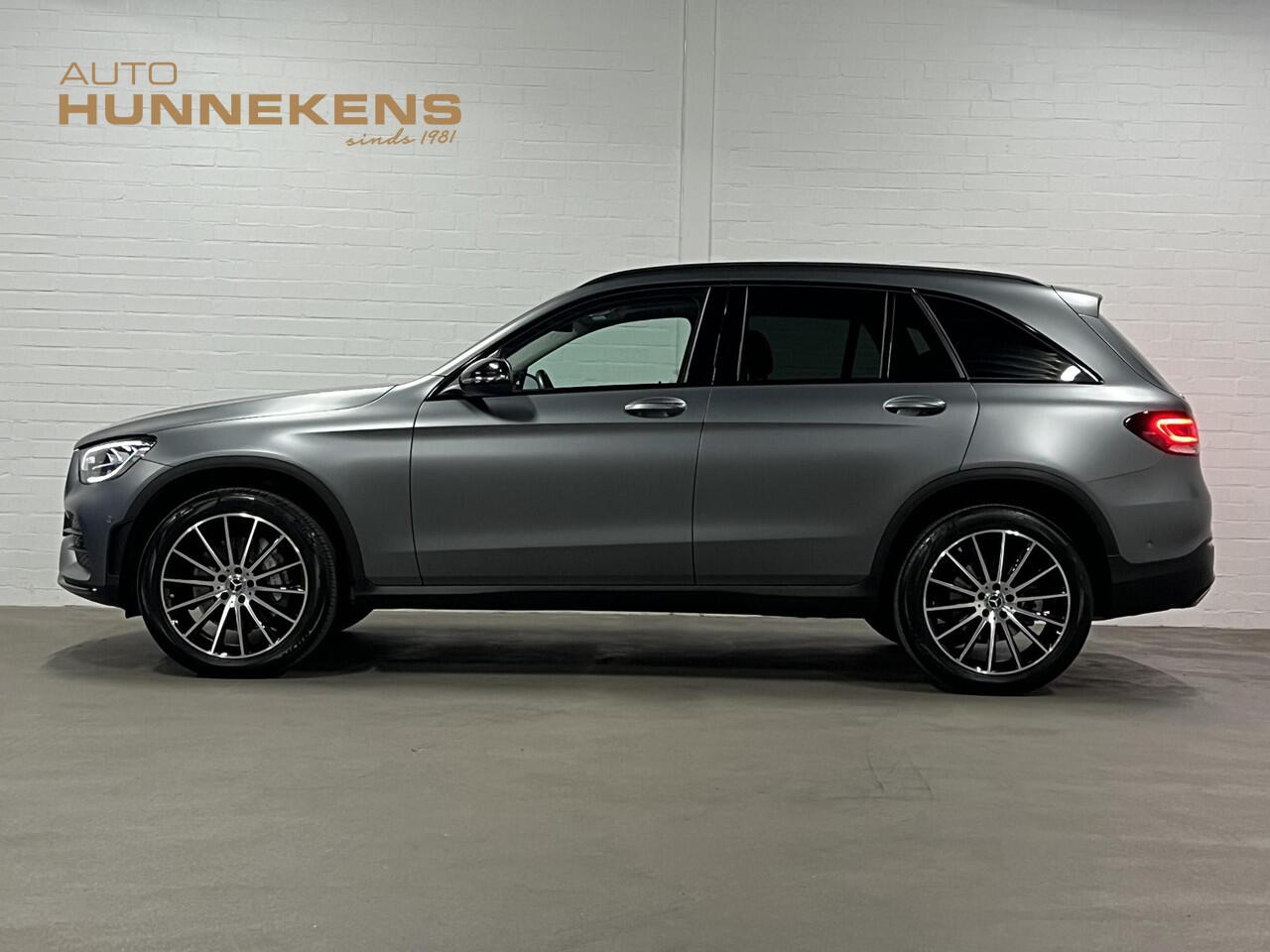 Mercedes-Benz GLC-KLASSE 300e 4MATIC AMG Open dak | Adaptive cruise | Stoel-/stuurverwarming | Head-up | Memory | *17.801 km* *originele kleur*