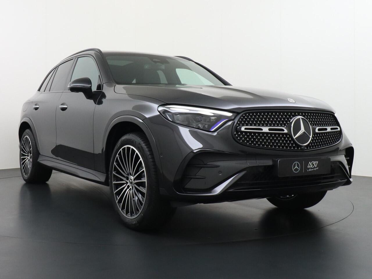 Mercedes-Benz GLC-KLASSE 300e 4MATIC Sport Edition | Memorystoelen | Panorama - Schuifdak | Niveaureling | Trekhaak Wegklapbaar | 360° Camera | Apple Carplay & Android Auto | Sfeerverlichting