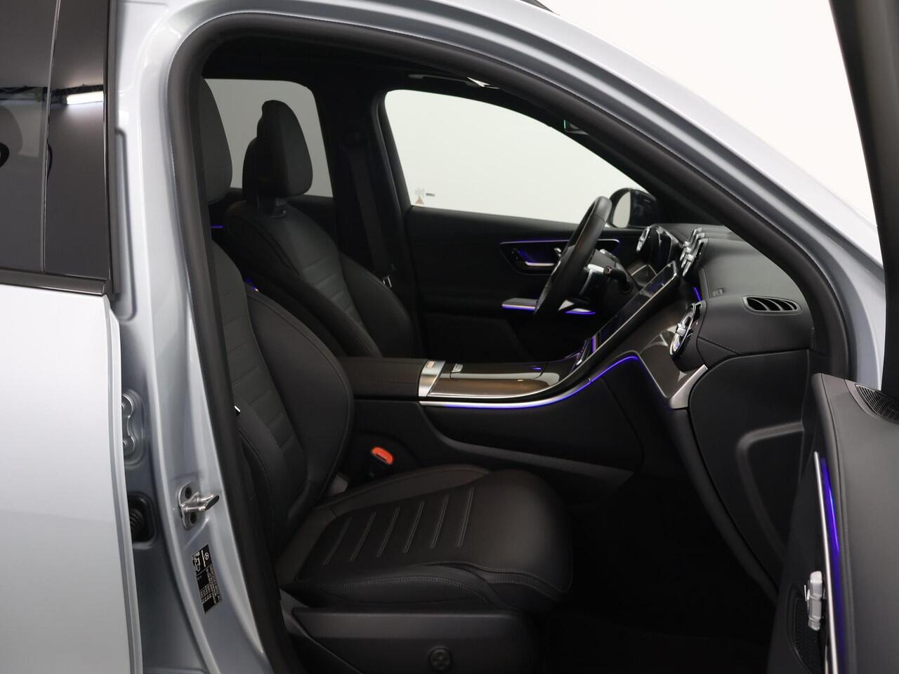 Mercedes-Benz GLC-KLASSE 300e 4MATIC AMG Line | Premium pakket | Panoramadak | Rij-assistentie pakket | Digital Light | Parkeer pakket | 20-Inch |