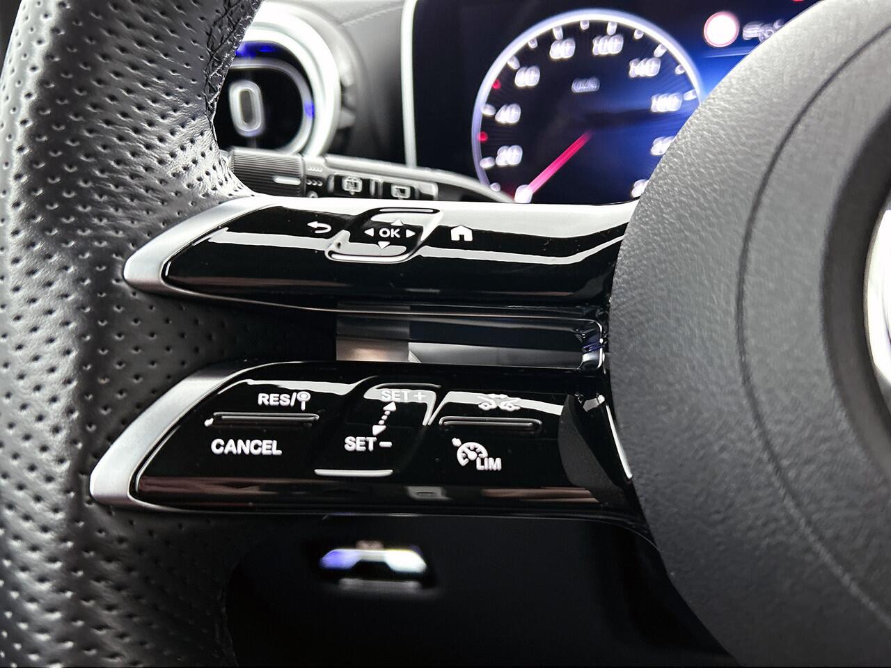 Mercedes-Benz GLC-KLASSE 300e 4MATIC AMG Line Techniek Achterassturing, Leder, Distronic, Luchtvering