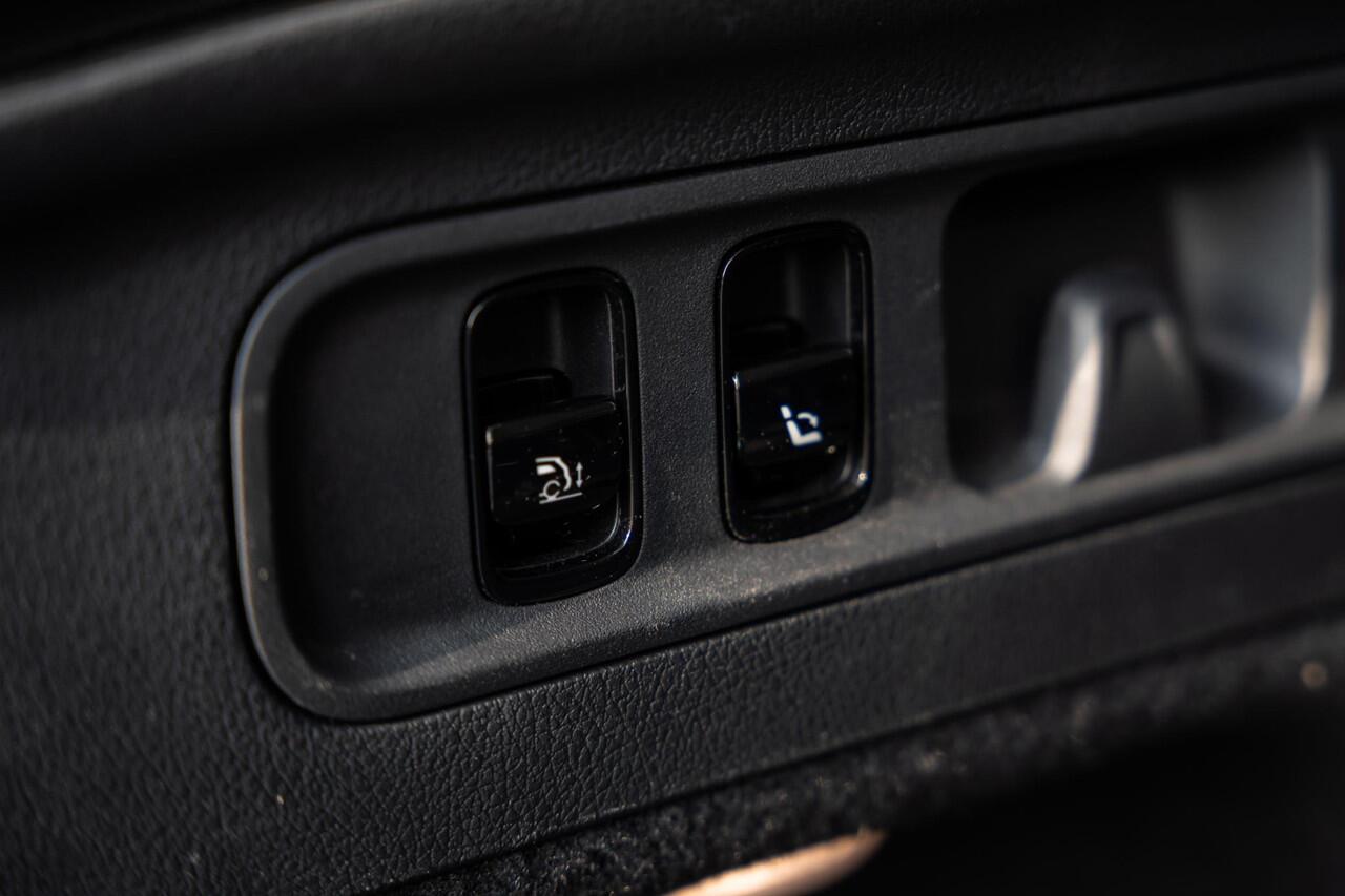 Mercedes-Benz GLC-KLASSE 300e 4MATIC AMG Line | AIRMATIC |ACHTERASBESTURING | PANO | BURMESTER | 360 | ACC | GARANTIE | DEALERONDERHOUDEN