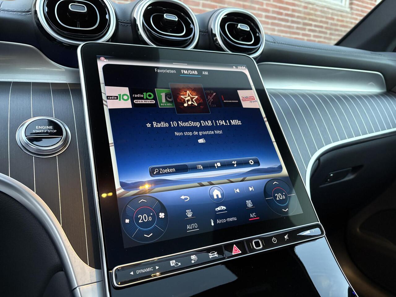 Mercedes-Benz GLC-KLASSE 300e 4MATIC AMG Line | Pano | Burmester | Trekhaak |