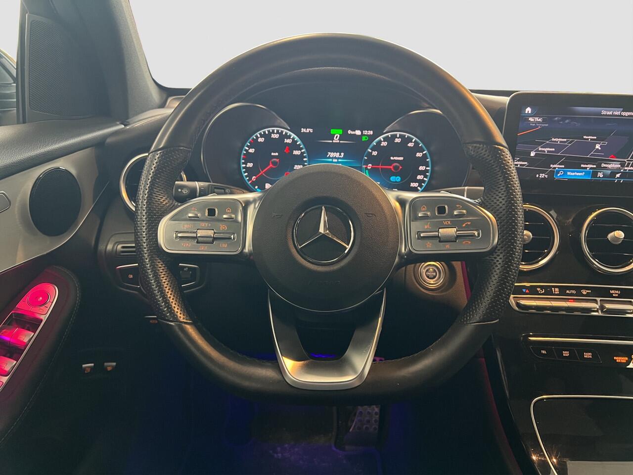 Mercedes-Benz GLC-KLASSE 300e 4MATIC AMG | Night Pack | Pano | Leder | Trekhaak