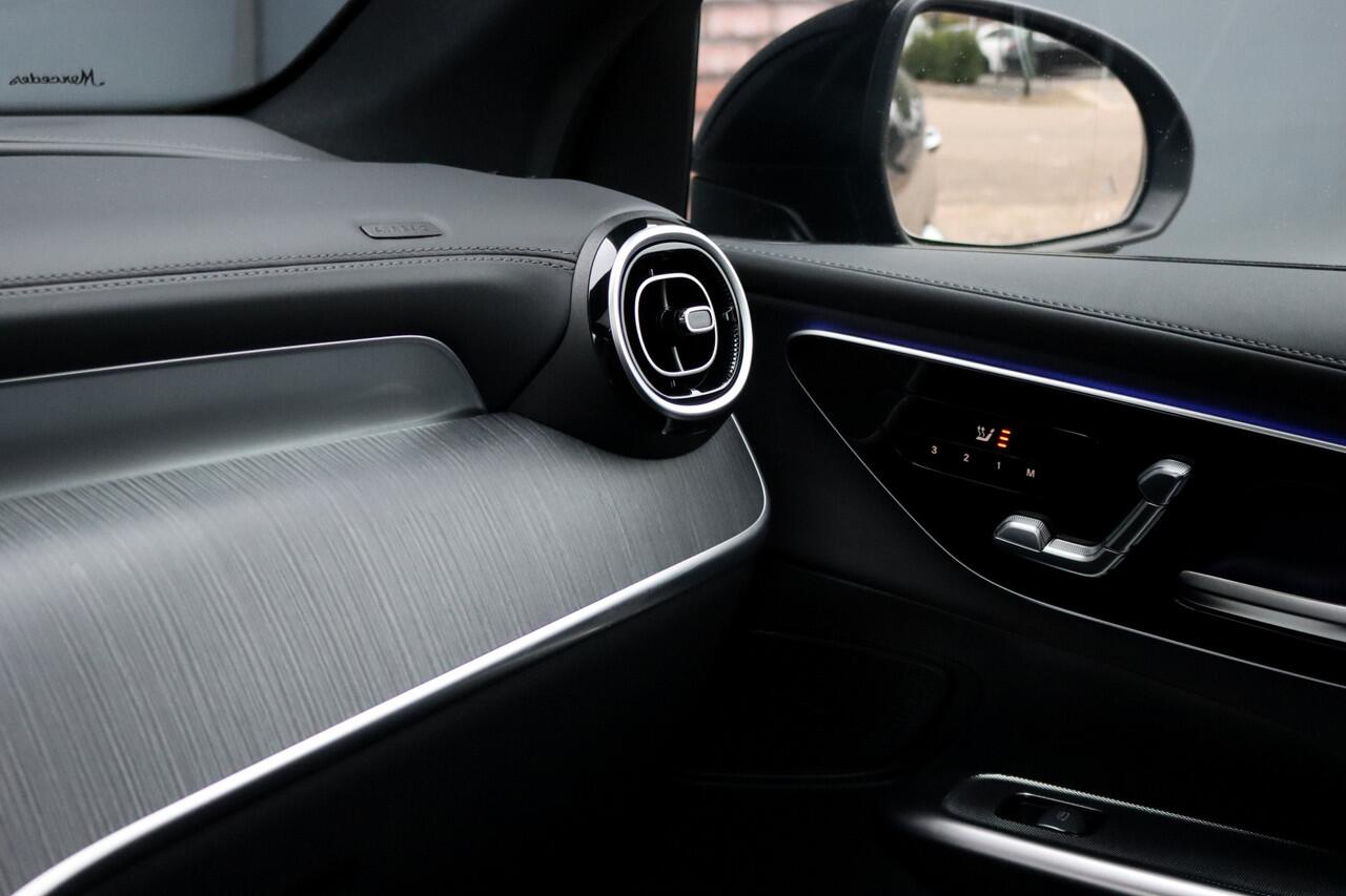 Mercedes-Benz GLC-KLASSE 400e 4MATIC AMG Line | Airmatic | Achterasbesturing | Distronic+ | Memory | Trekhaak | Digital Light | Surround Camera | Verwarmd Stuurwiel | Nightpakket |