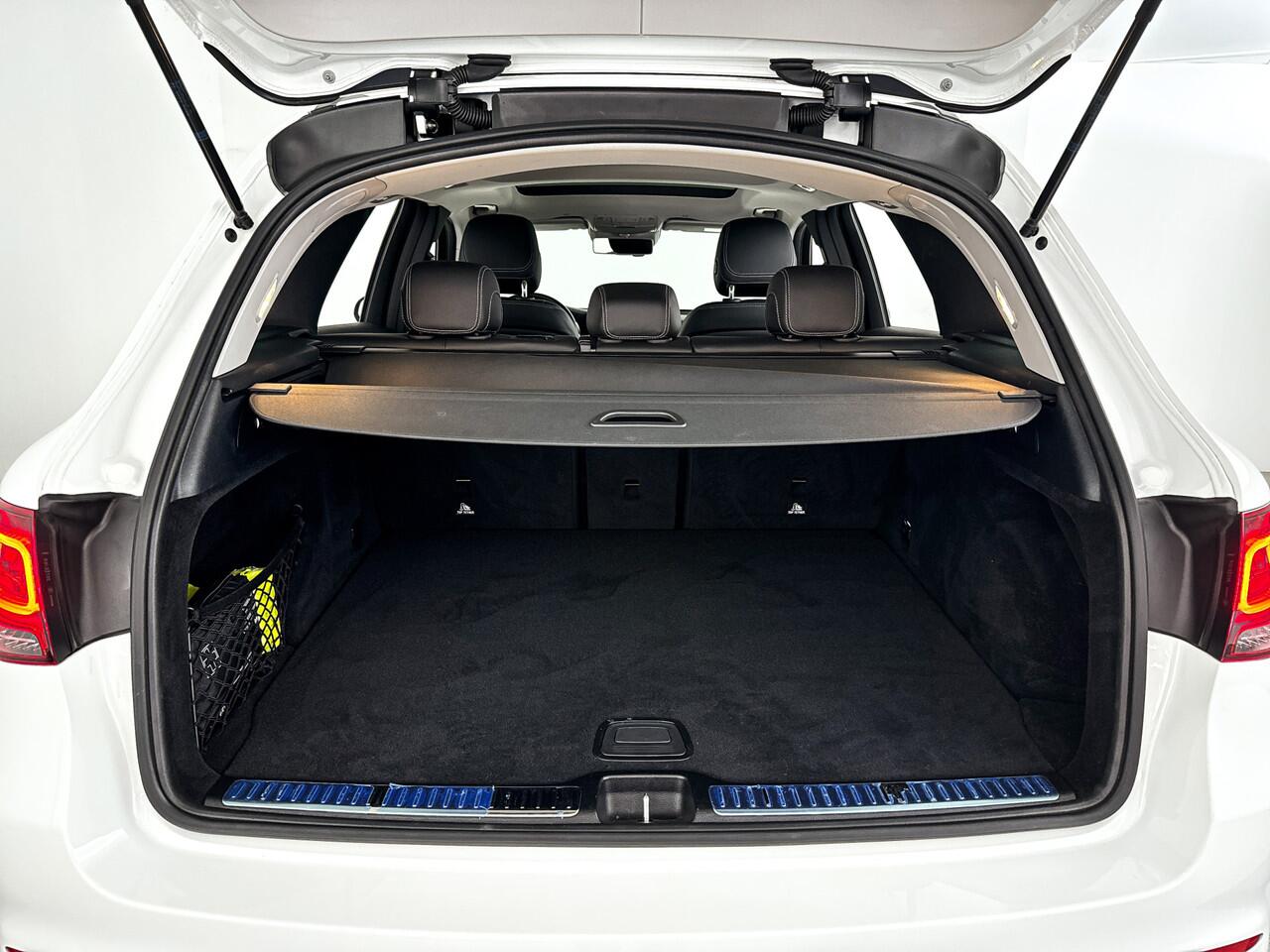 Mercedes-Benz GLC-KLASSE 300 4MATIC Premium Plus | Panoramadak | 360° camera | Stoelverwarming