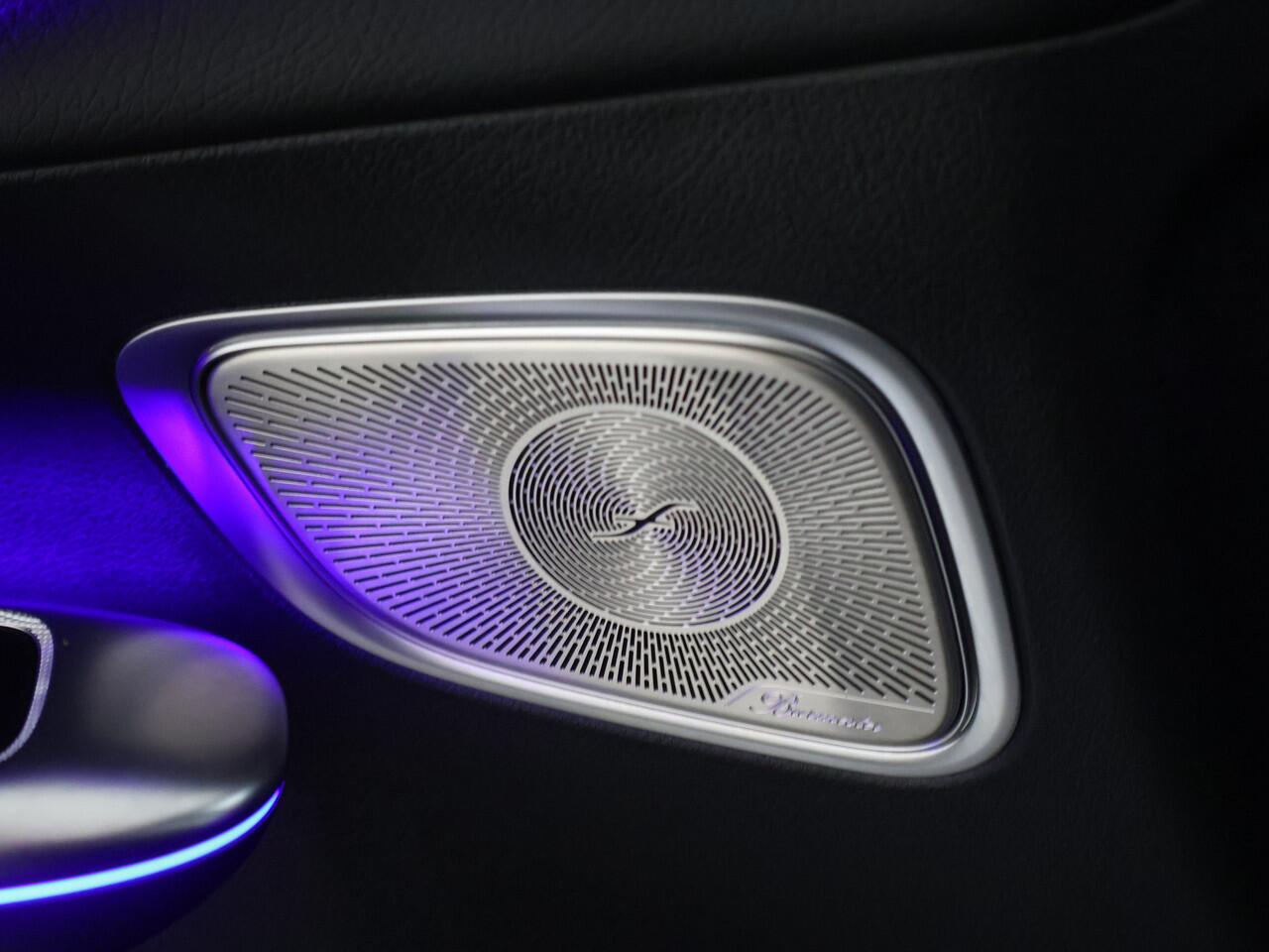 Mercedes-Benz GLC-KLASSE 300 e 4MATIC AMG Plug-In Hybride | Edition AMG-Line | Alarm klasse 3 | Panorama Schuif-Kanteldak | Burmester® | Trekhaak | AC en DC Laden | Inclusief 24 maanden MB Certified garantie voor Europa.