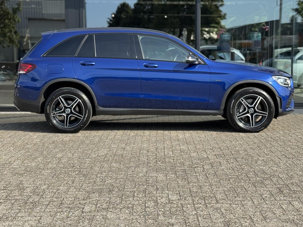 Mercedes-Benz GLC-KLASSE 300e 4MATIC Bns Sul. AMG Wegdr.Trekhaak | NL-AUTO | Camera |
